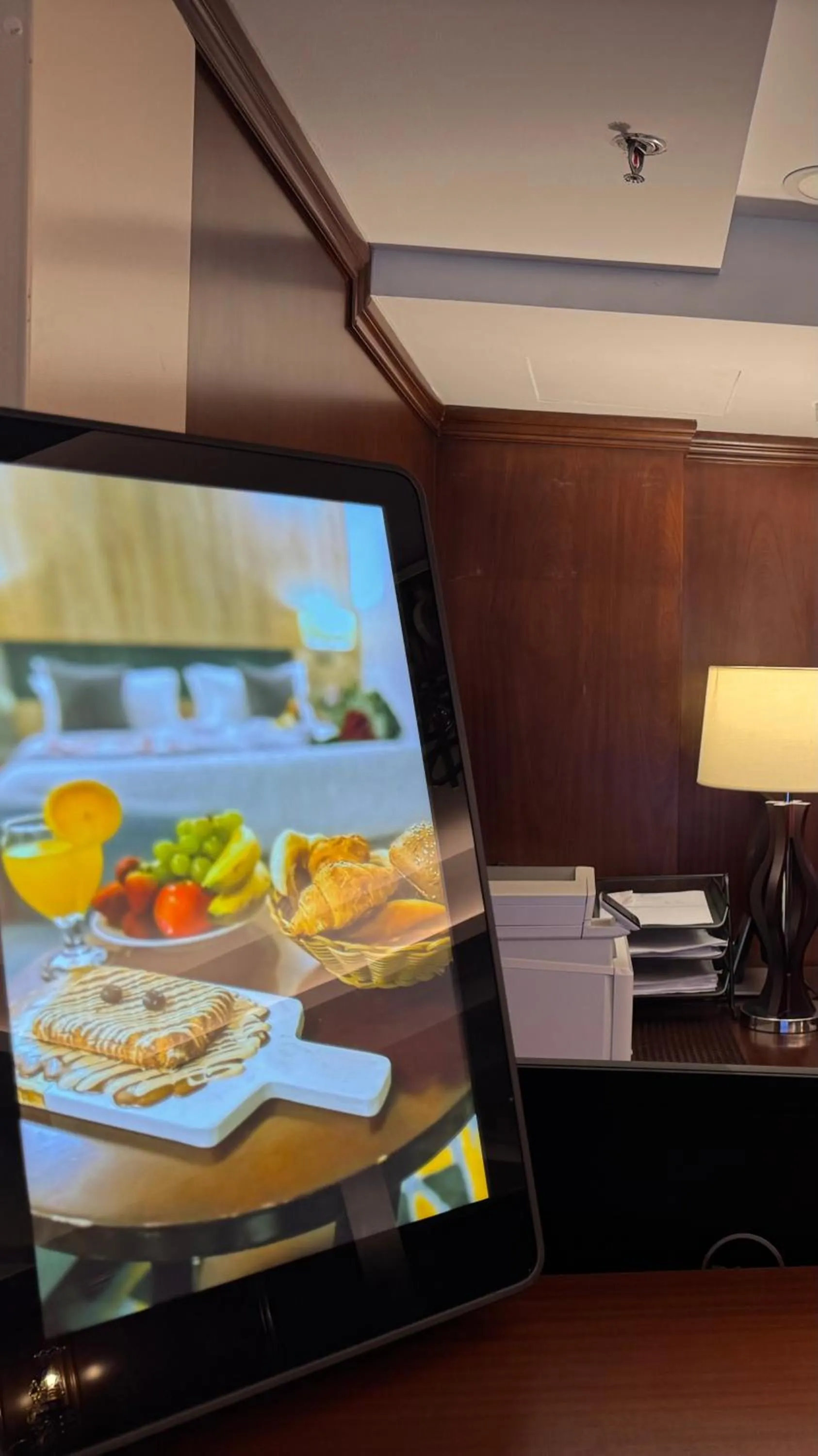 Breakfast in Laten Suites Prince Sultan