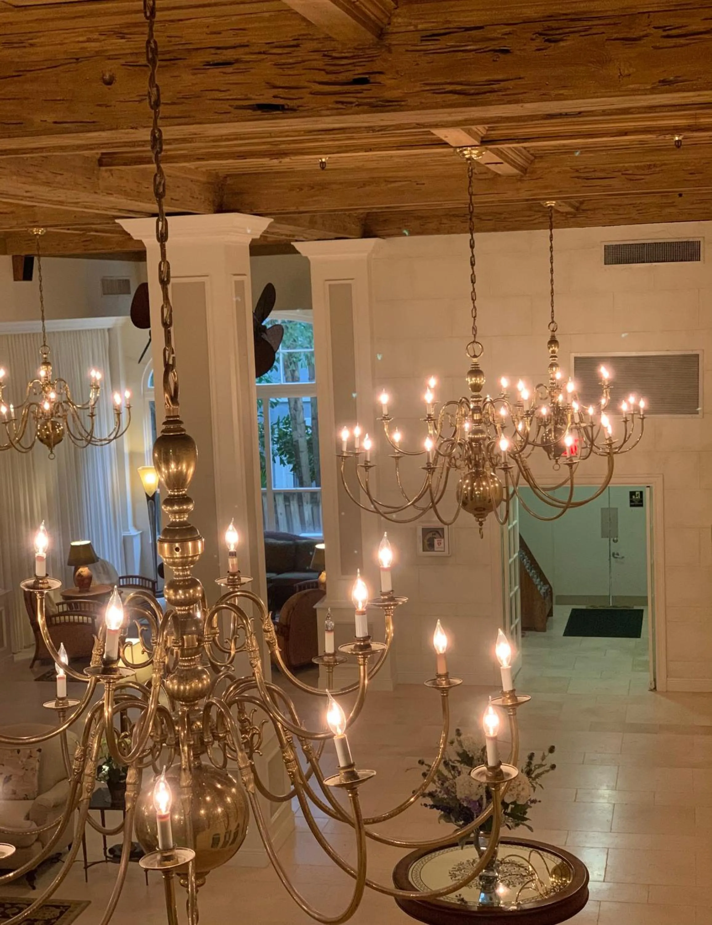 Palm Beach Hotel with Juliette Balconies! 2 blocks from beach! Historic Landmark