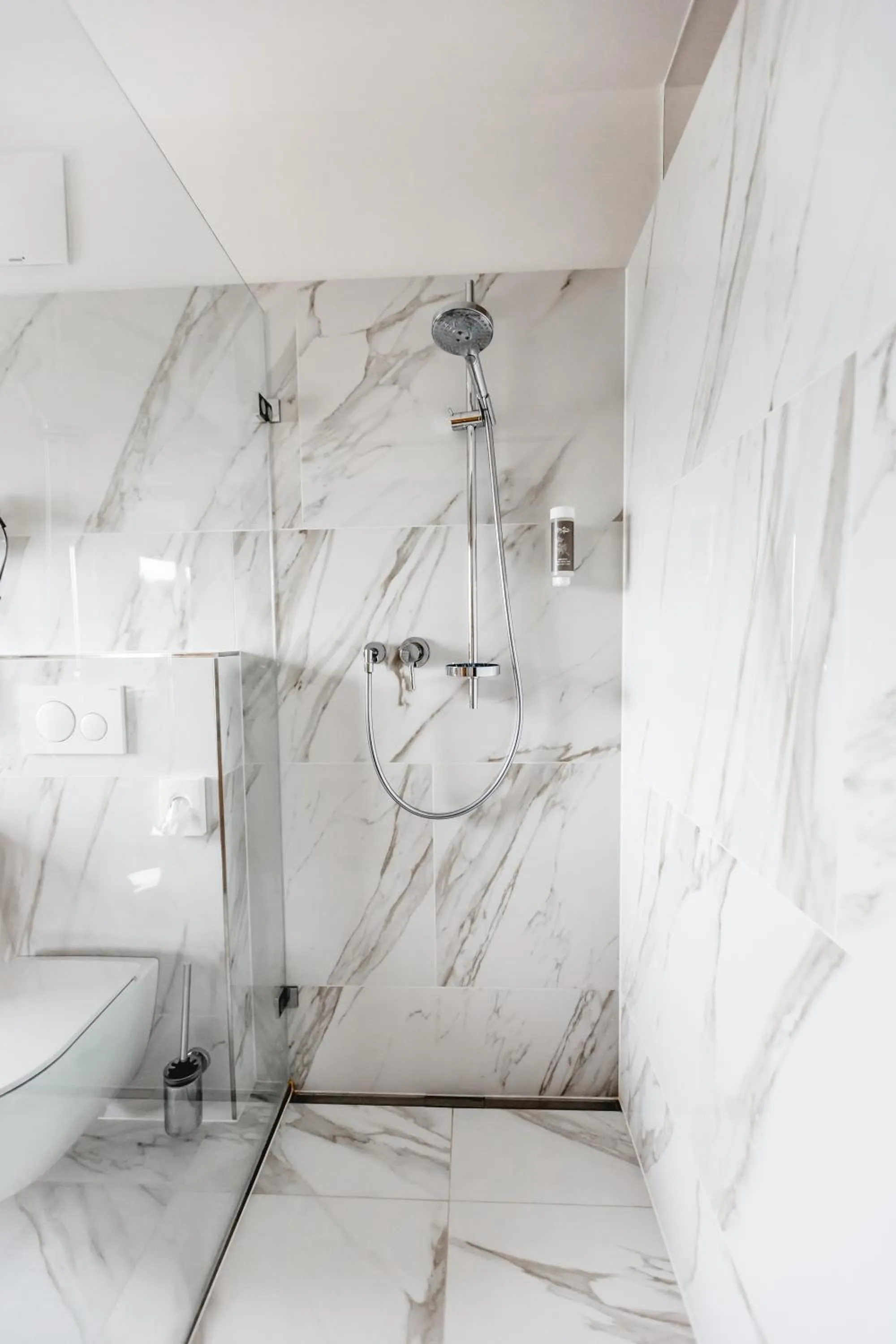 Shower in Seehotel Brandauer's Villen