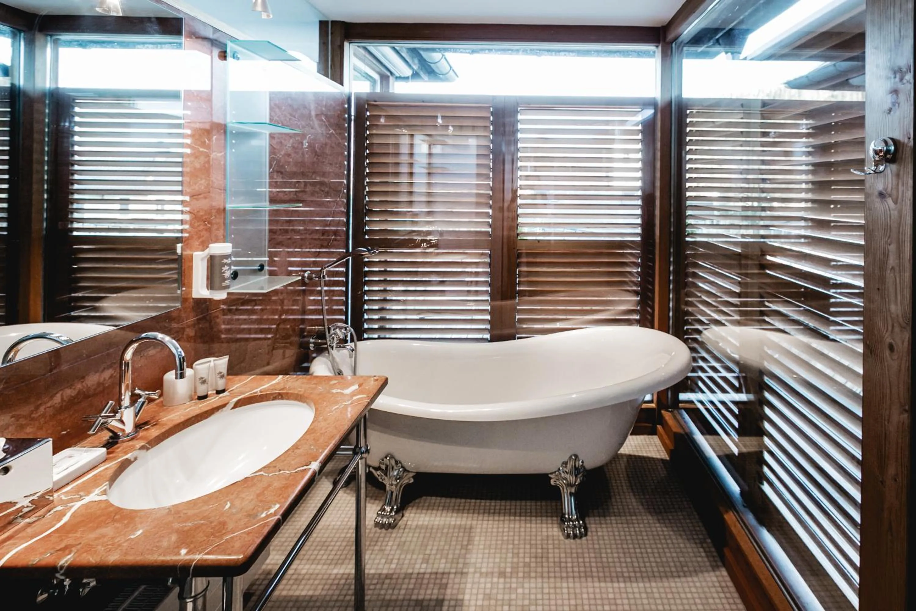 Bathroom in Seehotel Brandauer's Villen