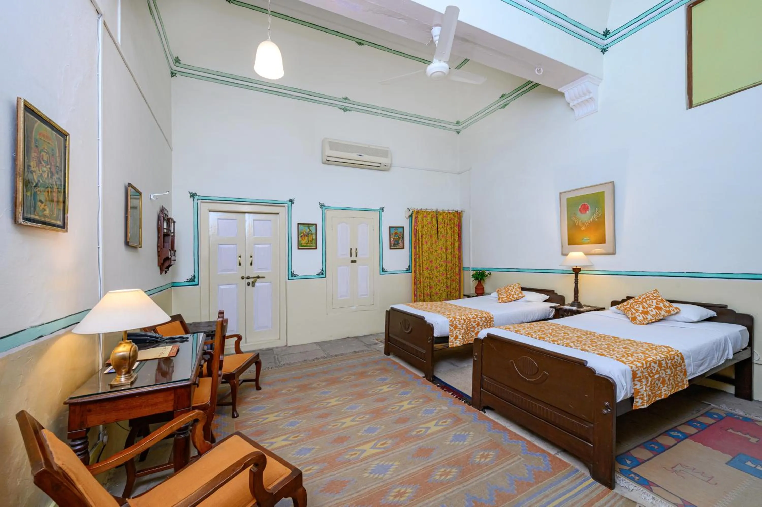 Bed in Neemrana's - Piramal Haveli