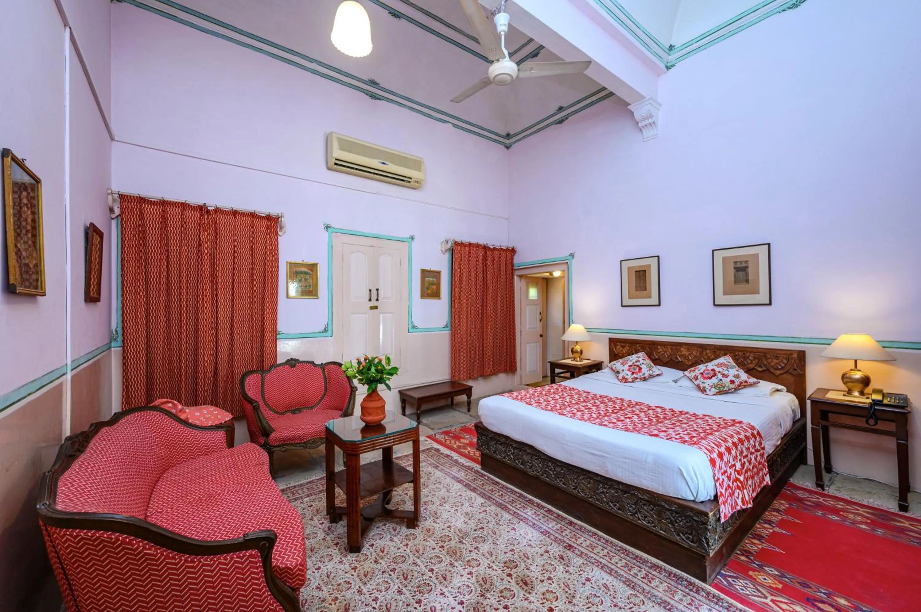 Bed in Neemrana's - Piramal Haveli