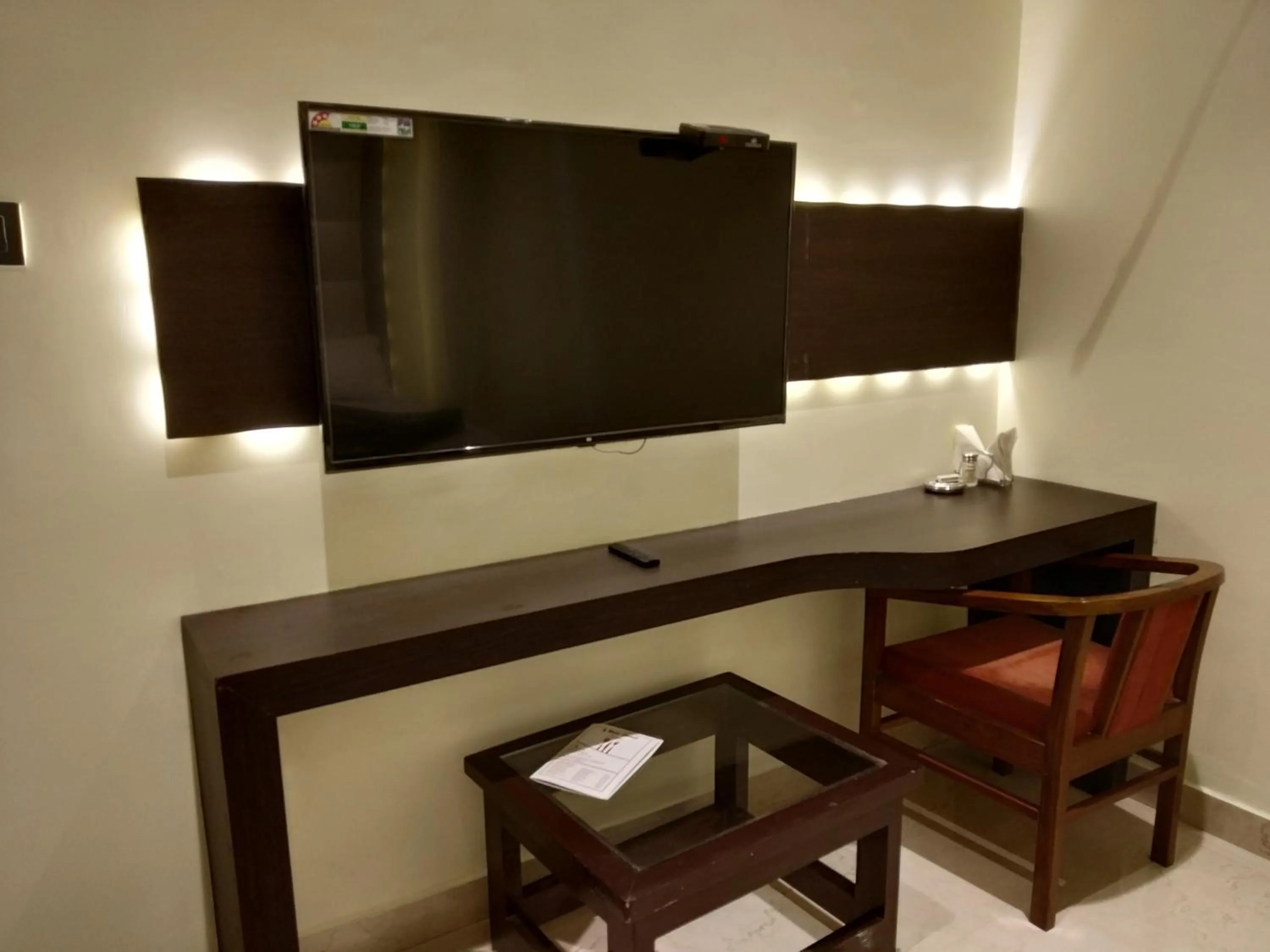 TV and multimedia in Hotel Star Inn