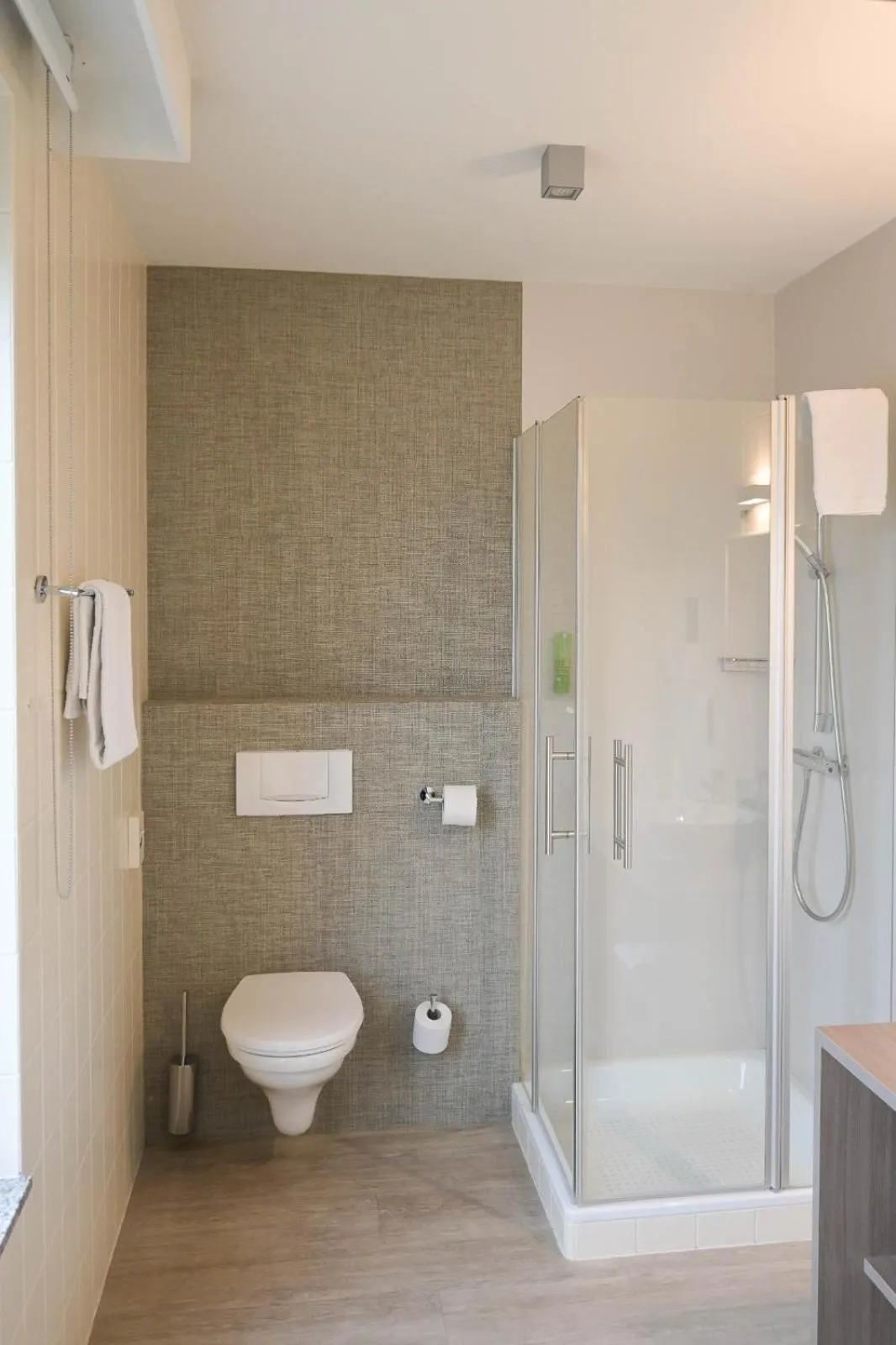 Shower in Hotel Essenza