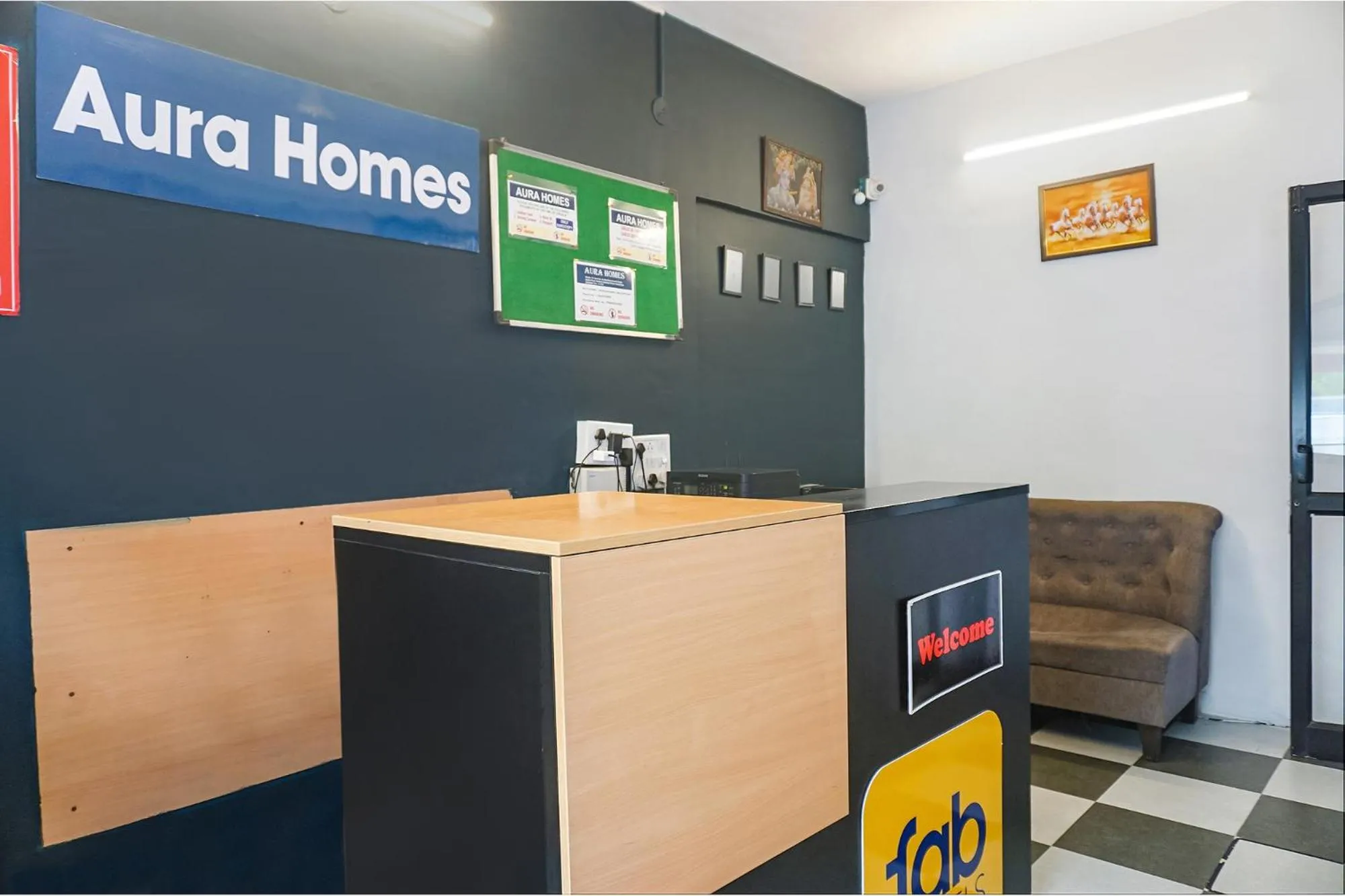 Lobby or reception in FabHotel Aura Homes - Nr Khandoba Mandir