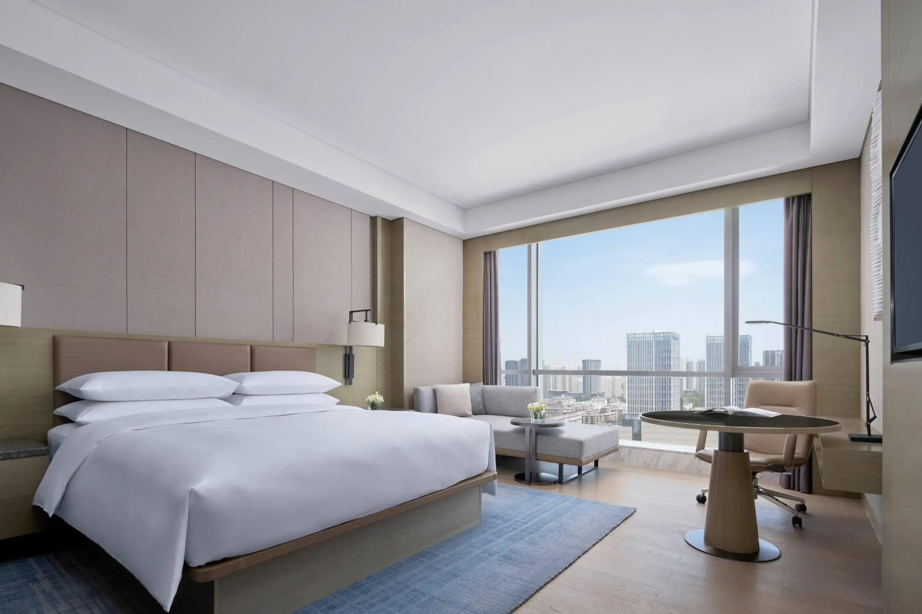 Executive Level Guest Room with 1 King, City view in Baotou Marriott Hotel Executive Level Guest Room with 1 King, City view in Baotou Marriott Hotel