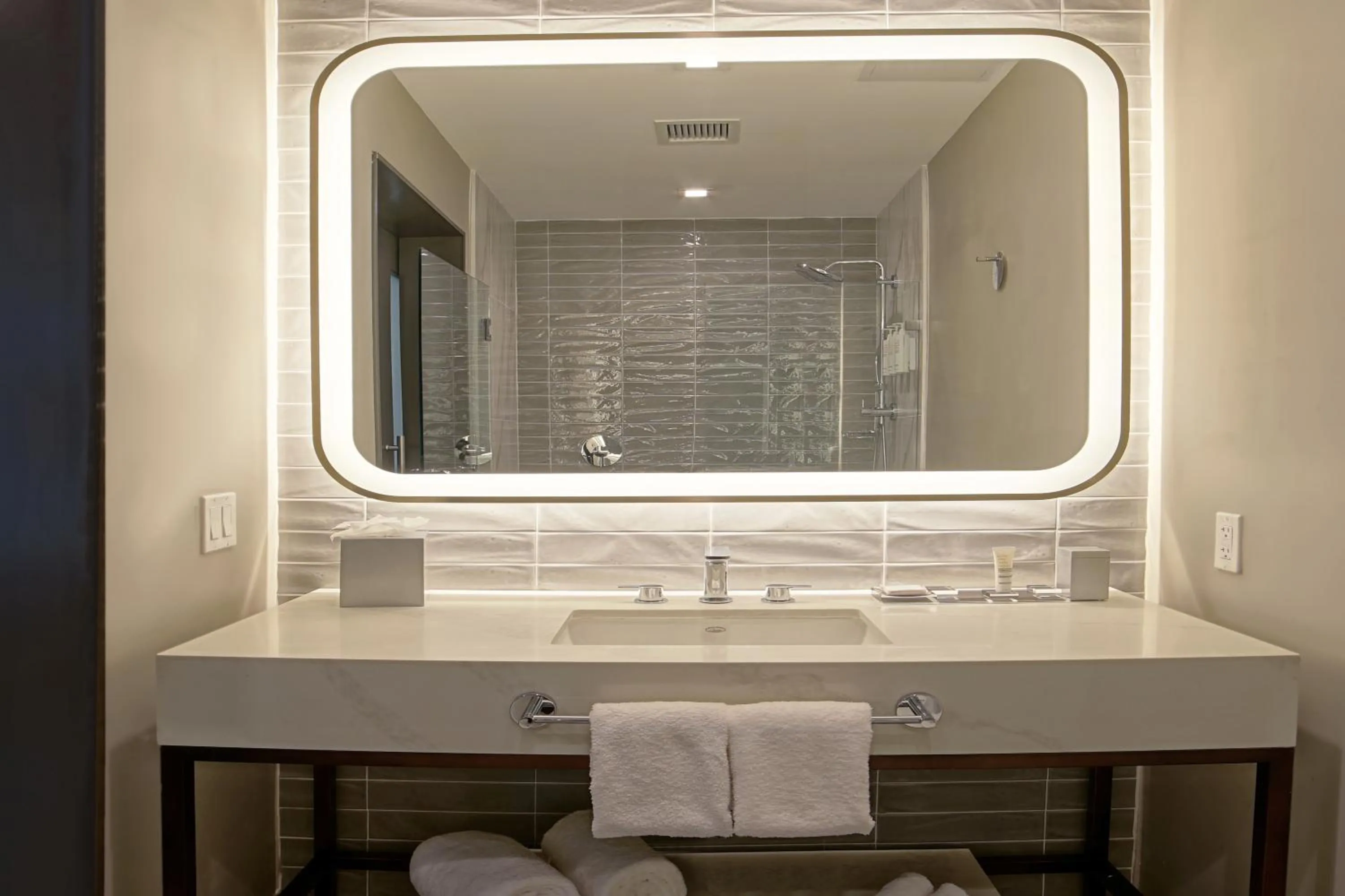 Bathroom in Marriott Fort Lauderdale Airport