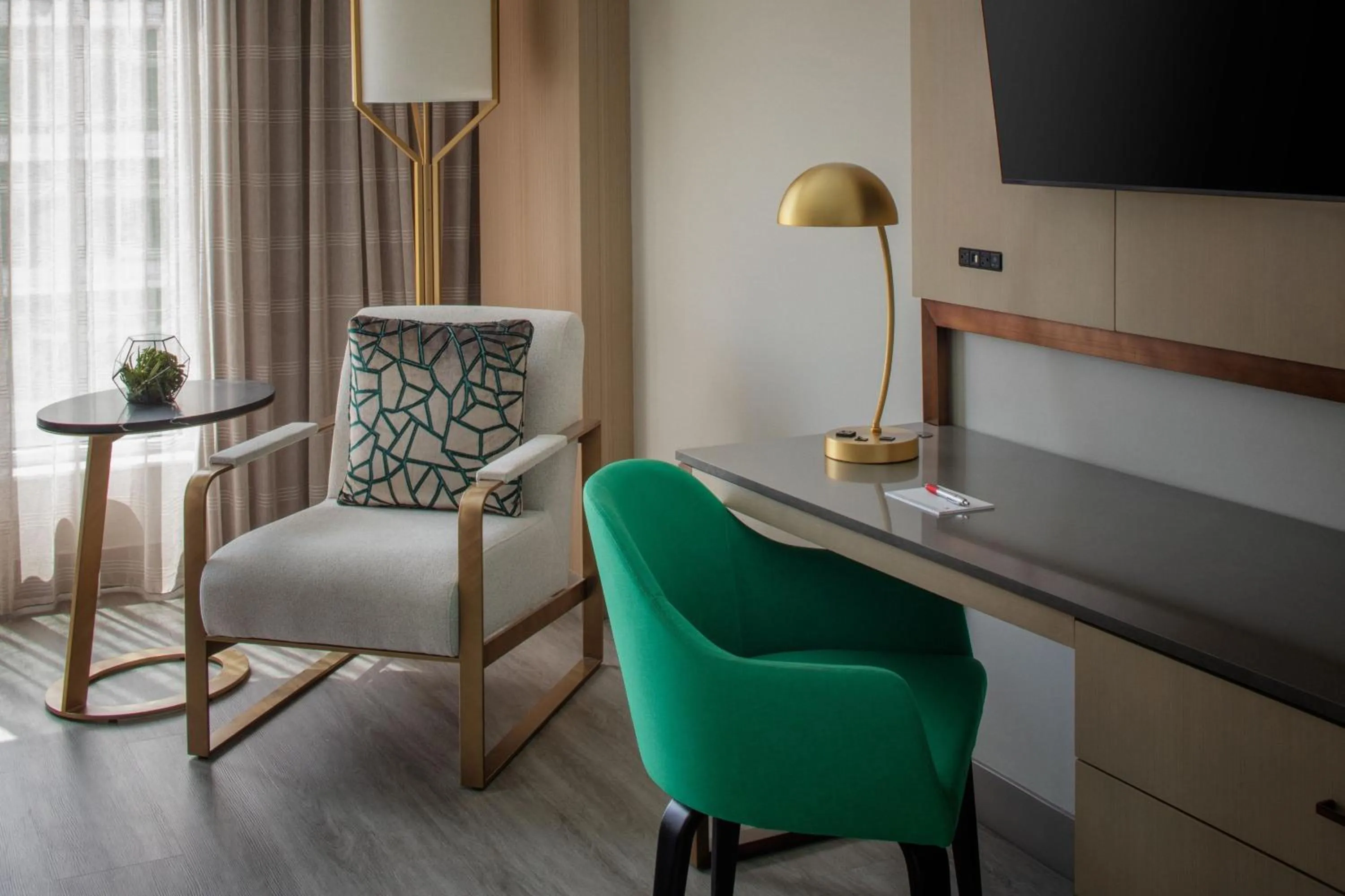 Photo of the whole room in Marriott Fort Lauderdale Airport