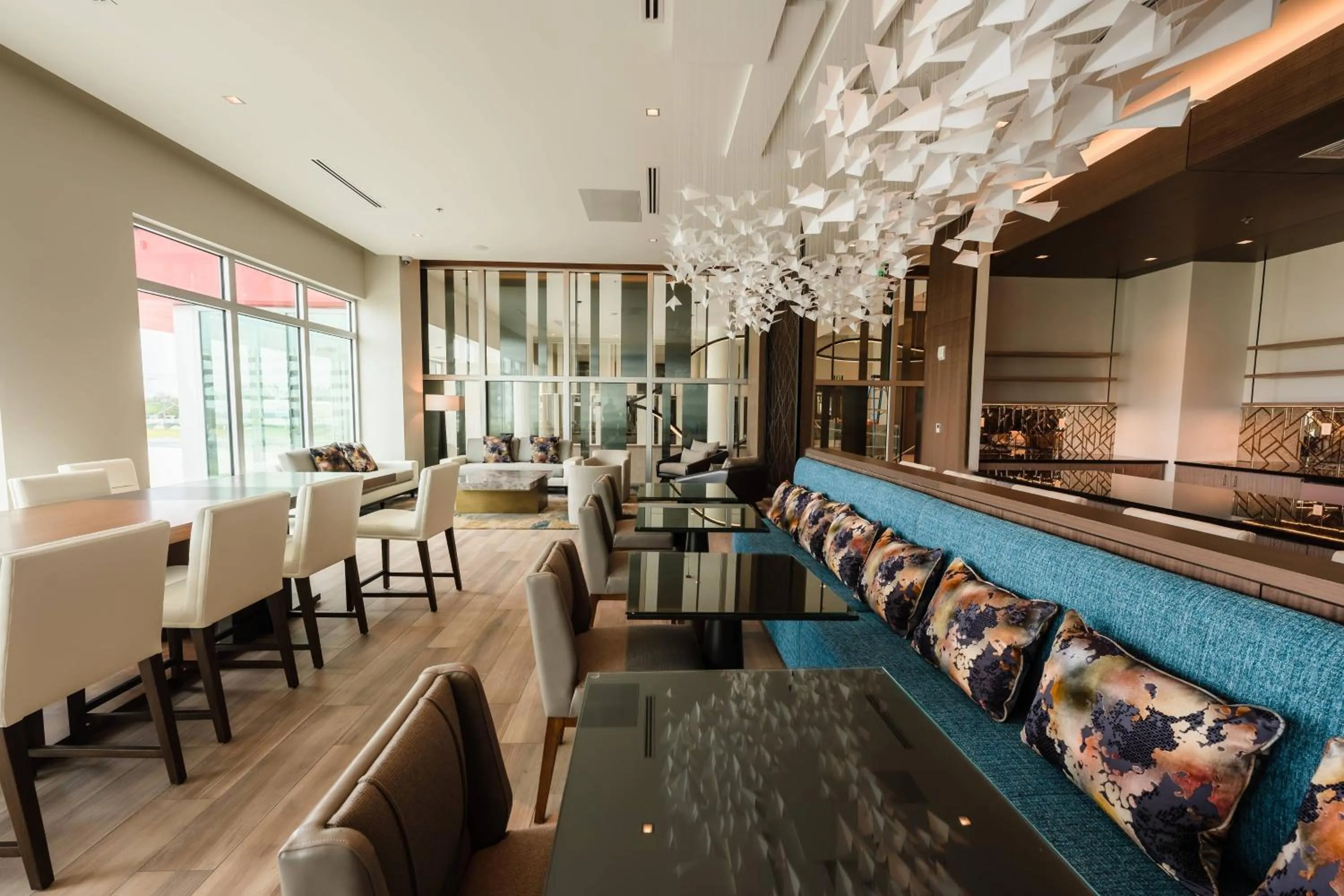 Lounge or bar in Marriott Fort Lauderdale Airport