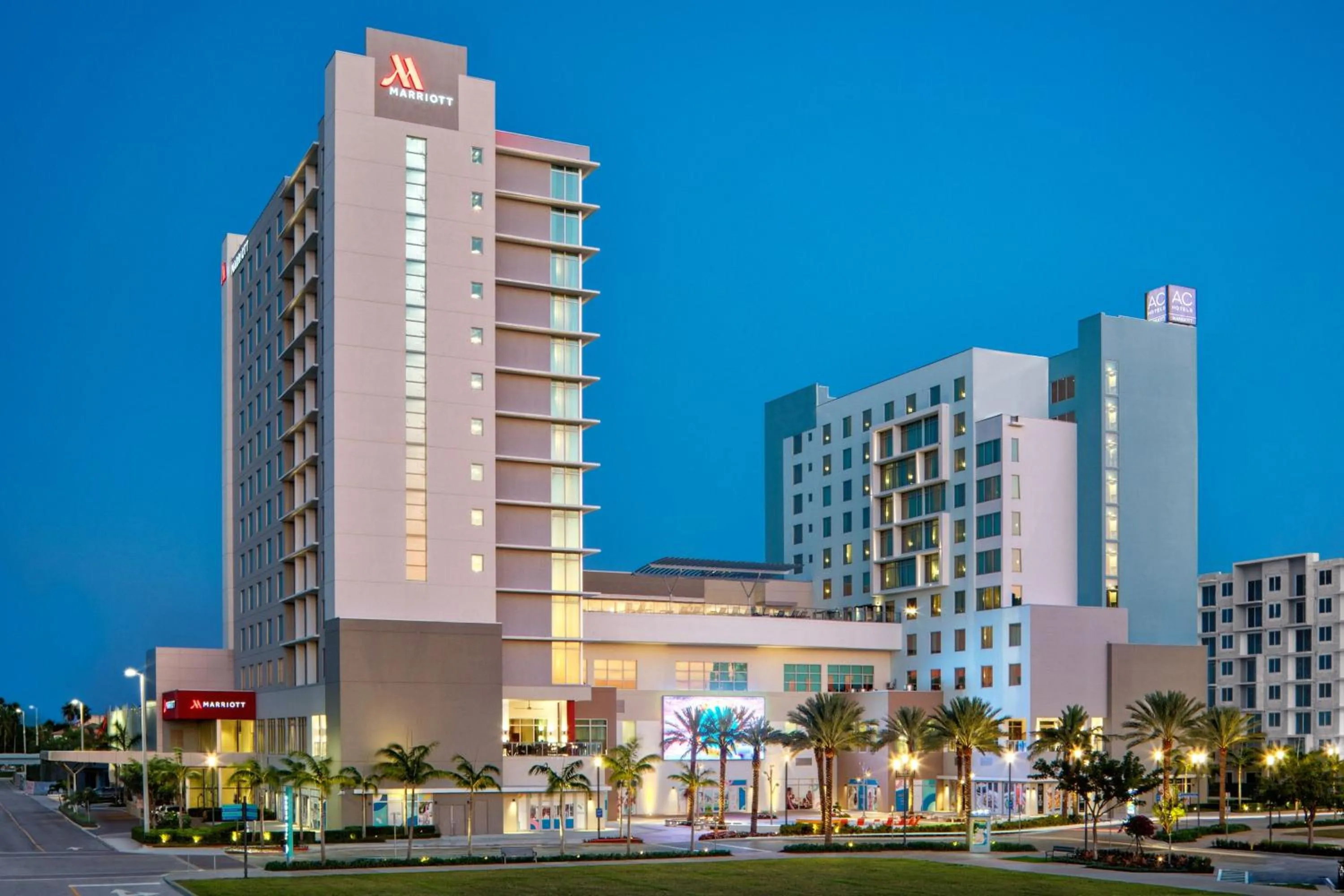 Property building in Marriott Fort Lauderdale Airport