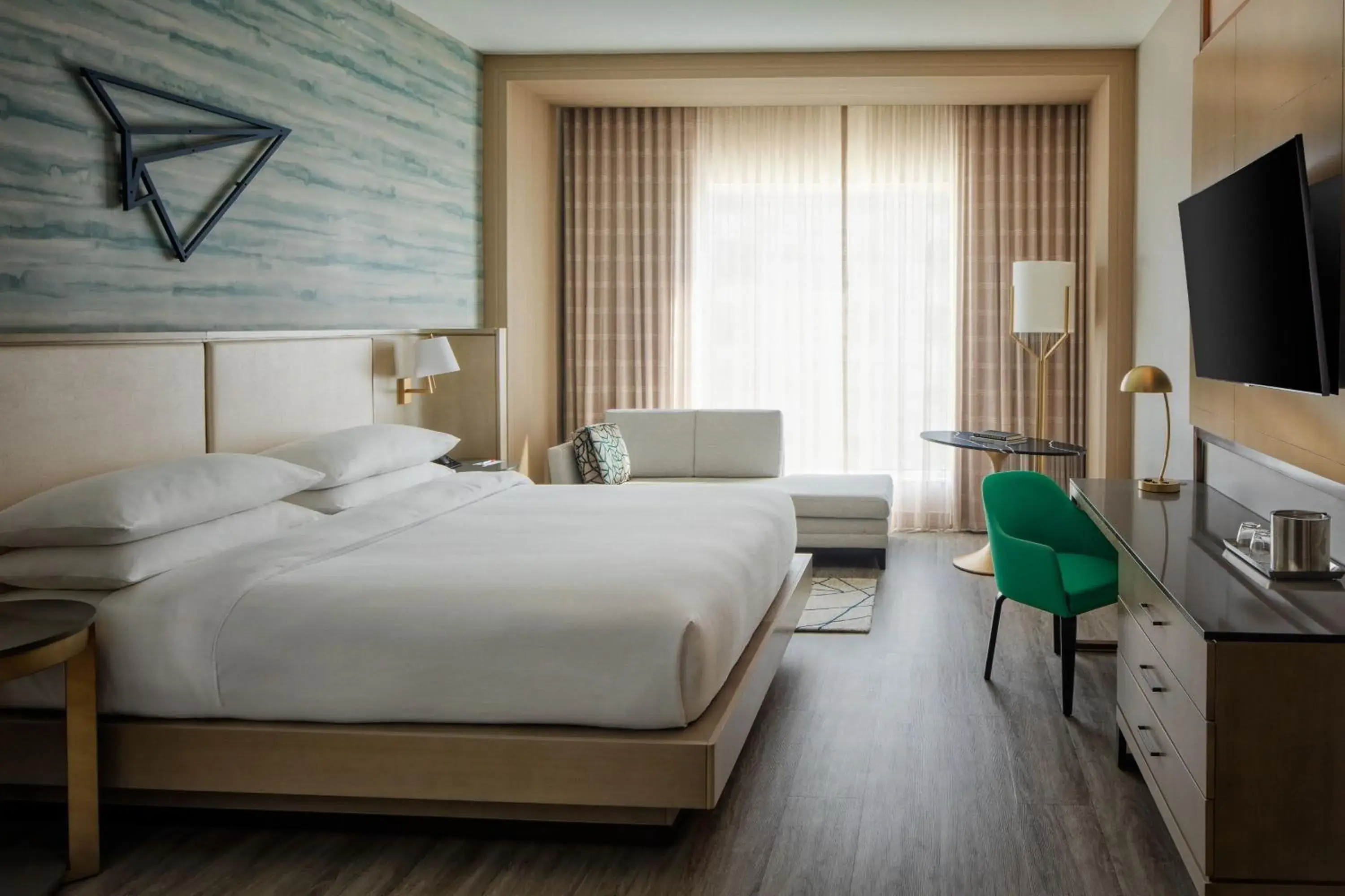 Standard Guest room with 1 King, City view in Marriott Fort Lauderdale Airport Standard Guest room with 1 King, City view in Marriott Fort Lauderdale Airport