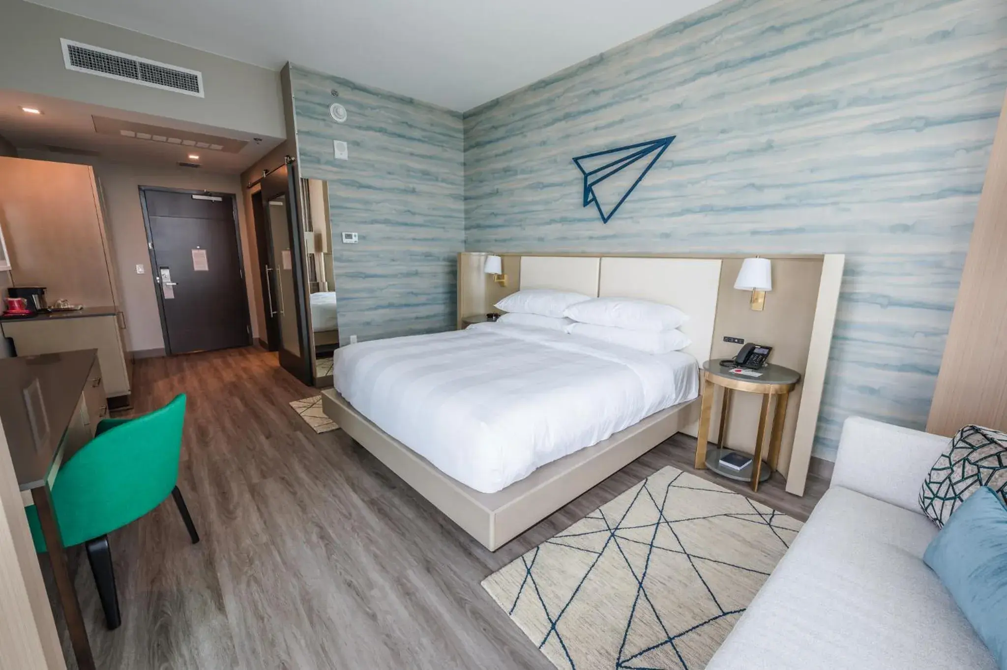 Premium King Room with Promenade View in Marriott Fort Lauderdale Airport Premium King Room with Promenade View in Marriott Fort Lauderdale Airport