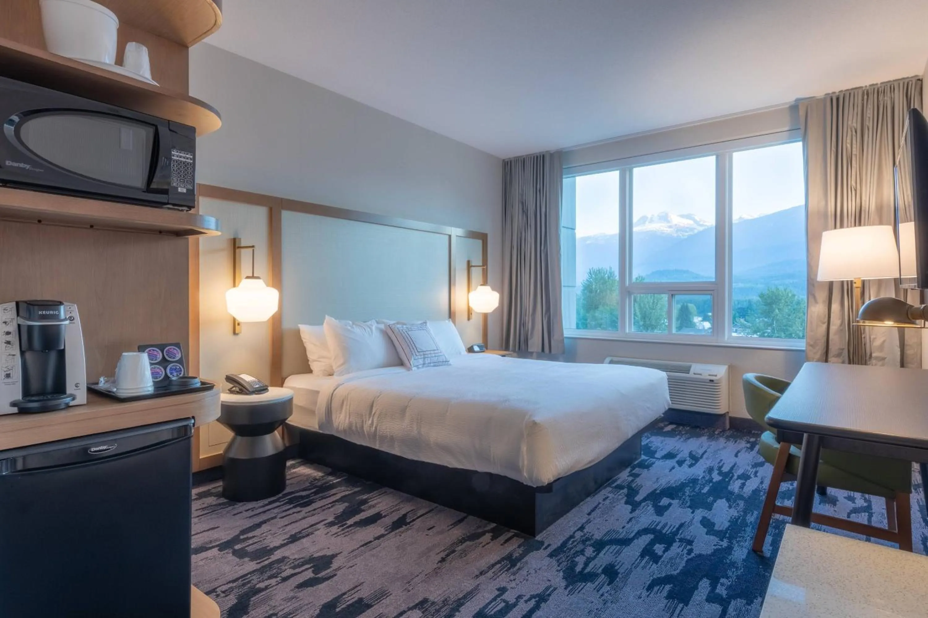 Photo of the whole room, Bed in Fairfield by Marriott Inn & Suites Revelstoke