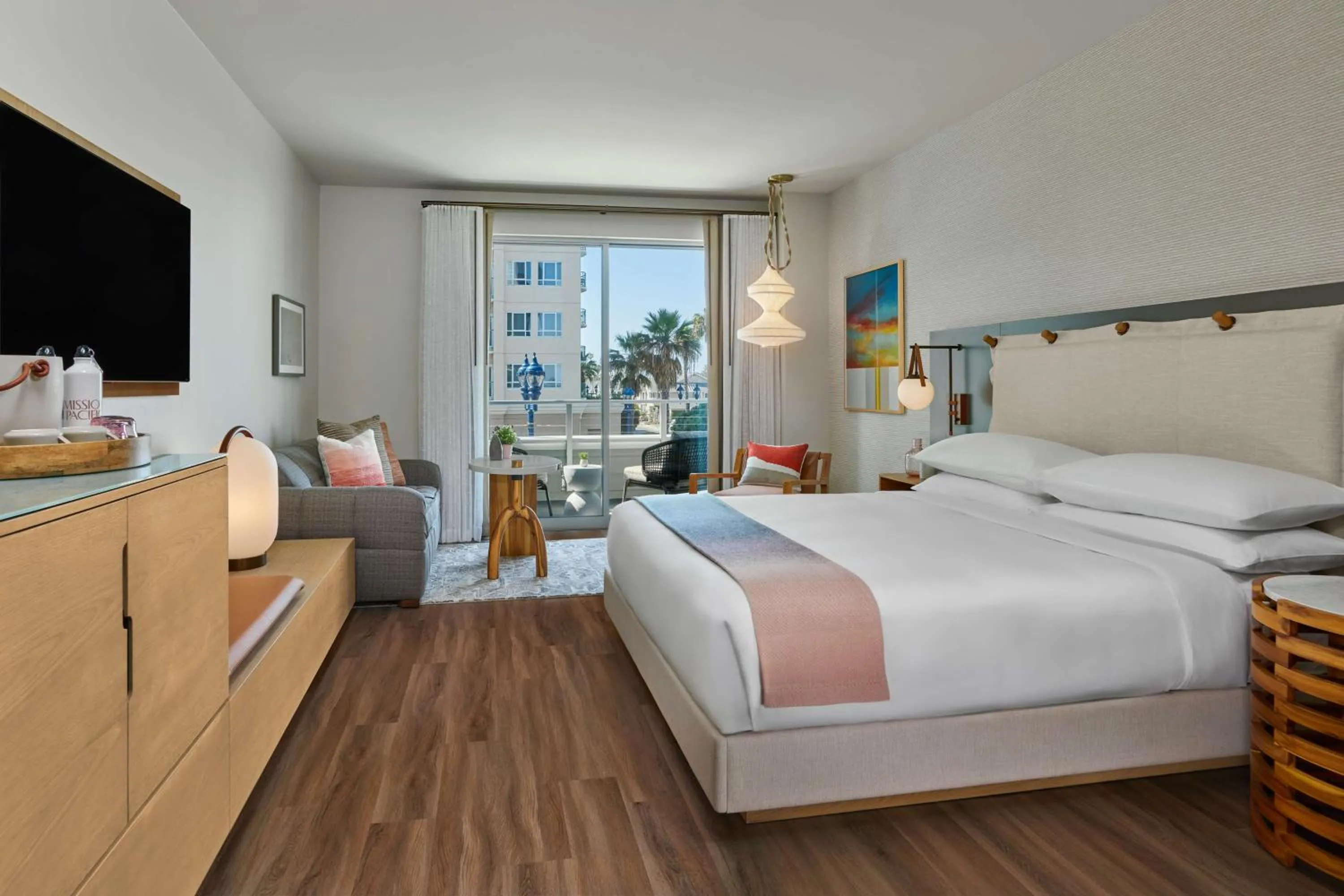 Bedroom, Bed in Mission Pacific Beach Resort, part of JdV by Hyatt