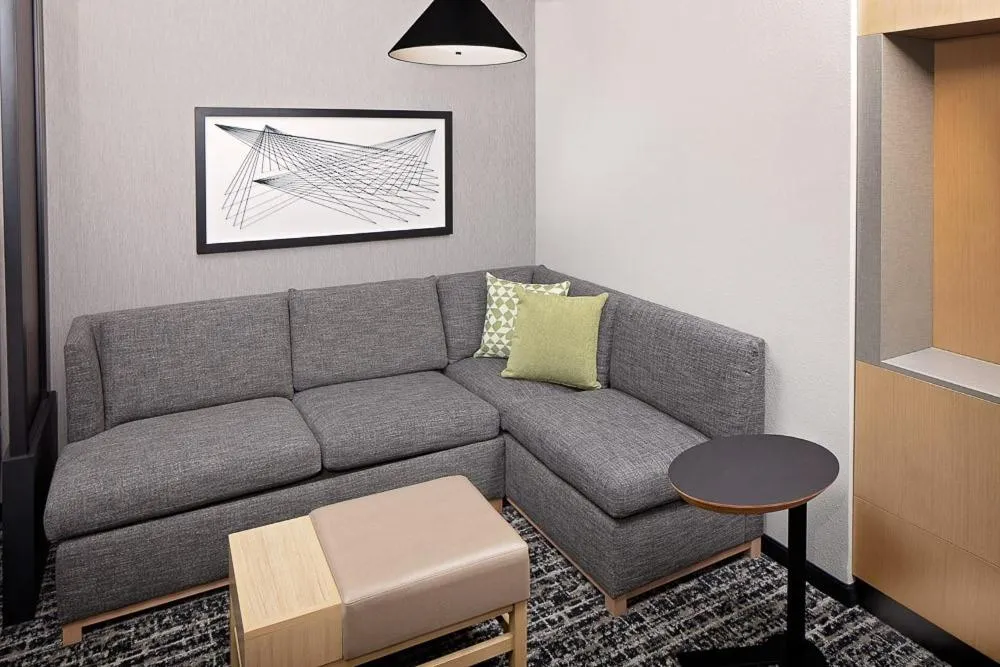 Seating area in Hyatt Place Murfreesboro
