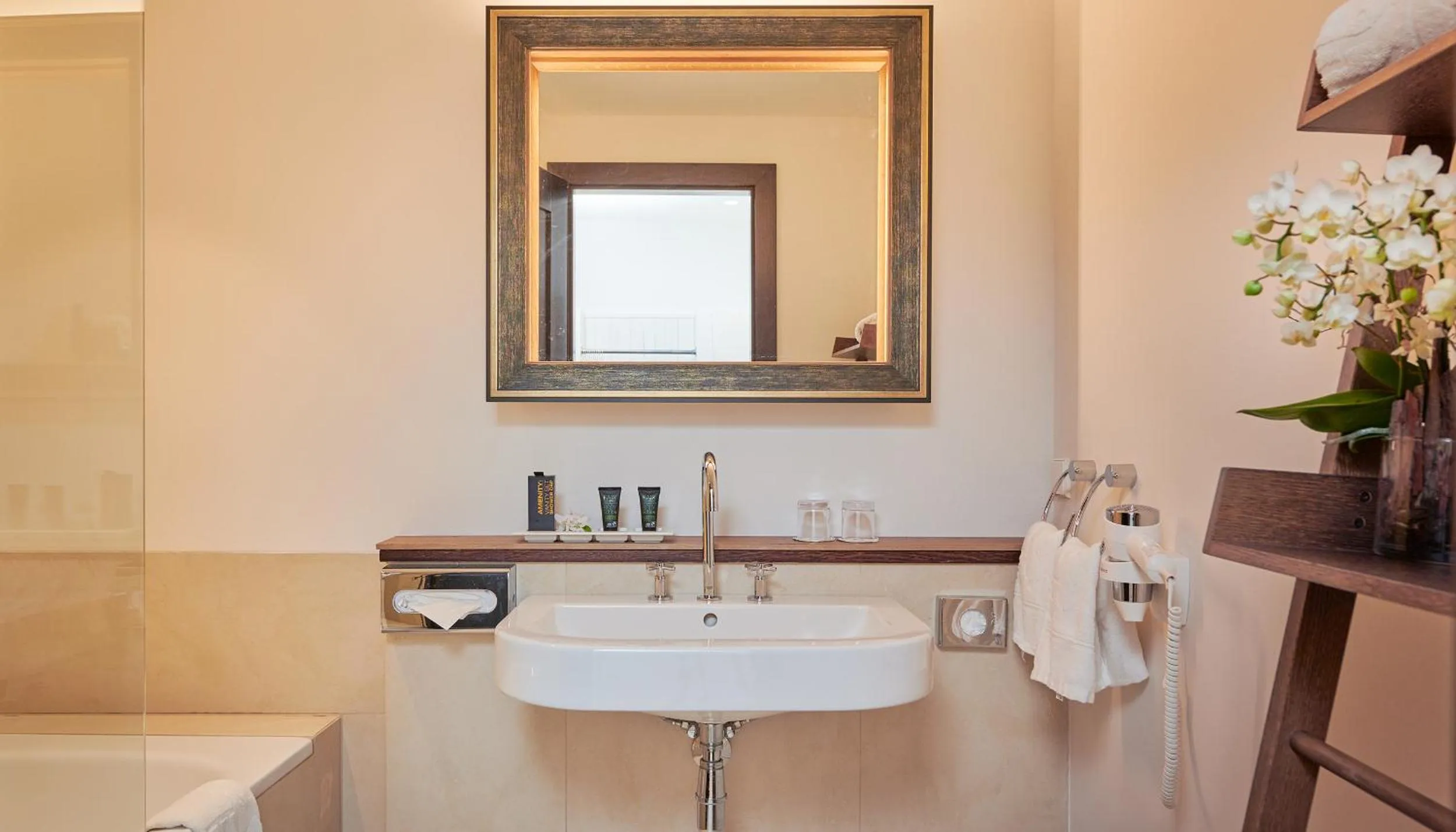 Bathroom in Das Schloss an der Eisenstrasse