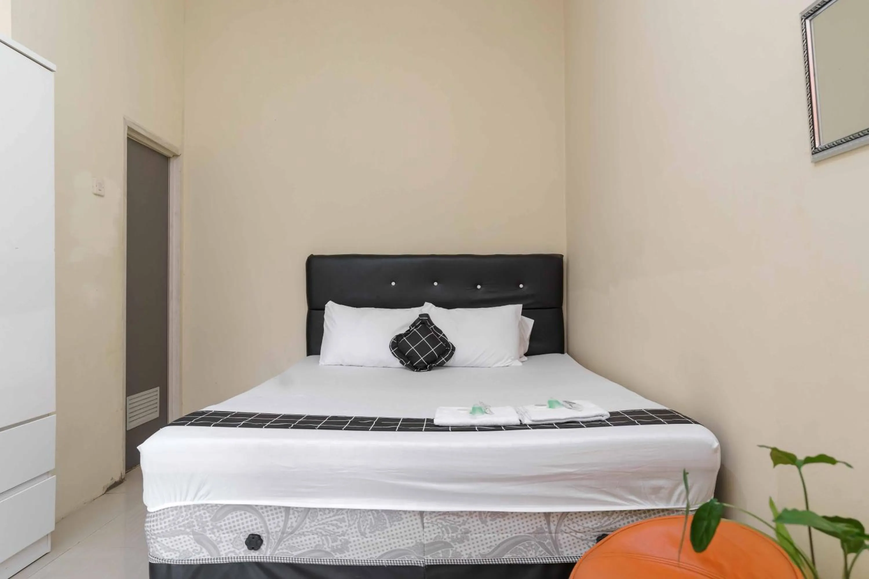 Bed in Madinah House Syariah Mitra RedDoorz