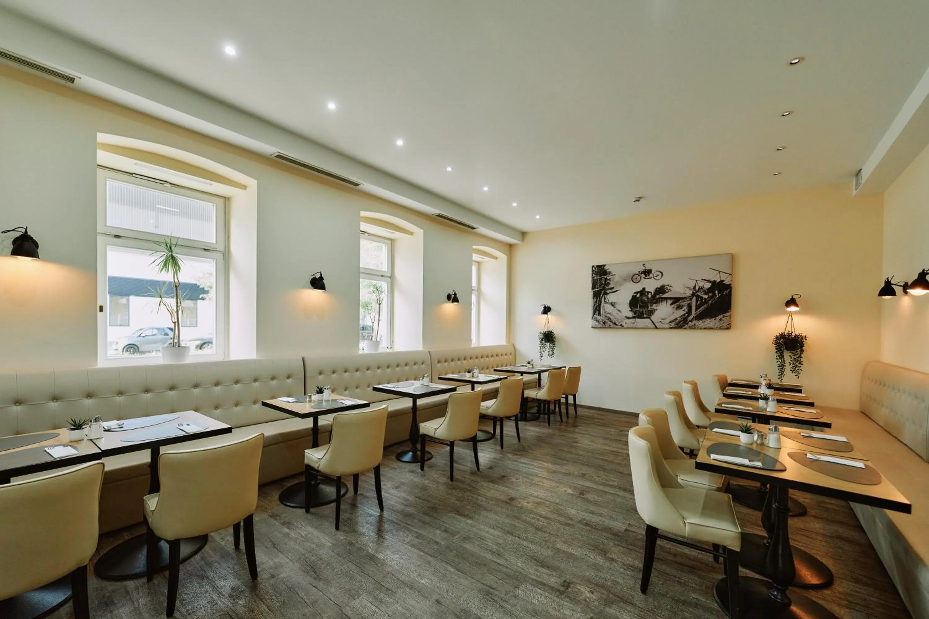 Restaurant/places to eat in Hotel Westbahn