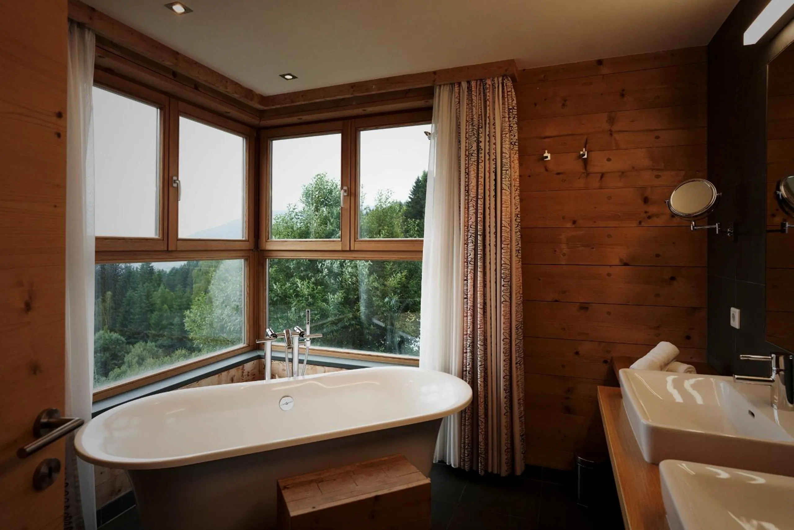 Balcony/Terrace in Holzhotel Forsthofalm