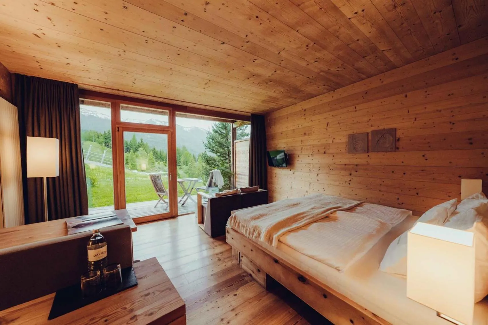 Balcony/Terrace, Bed in Holzhotel Forsthofalm