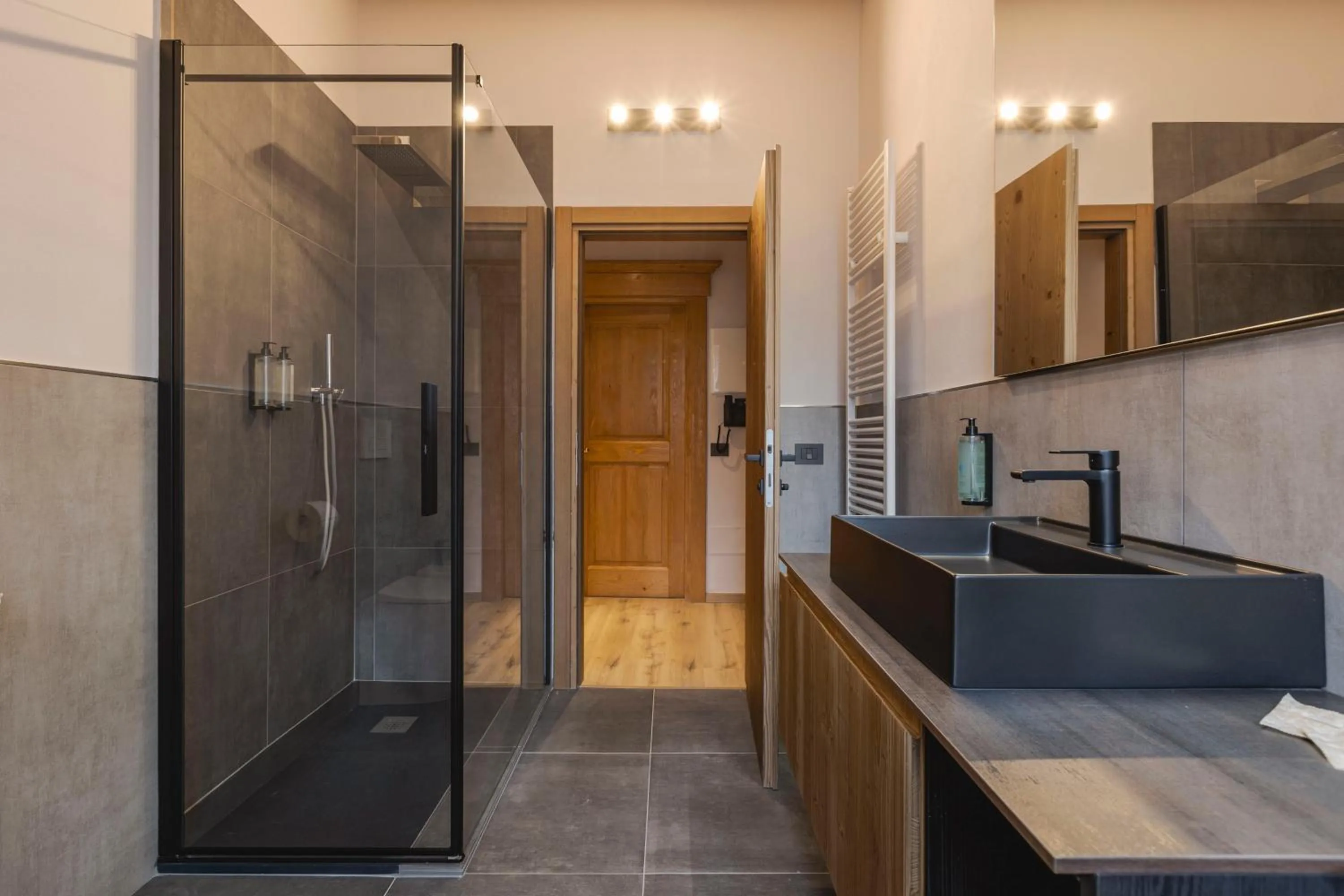 Shower in Granduca Mountain Wellness Apartments Campigna