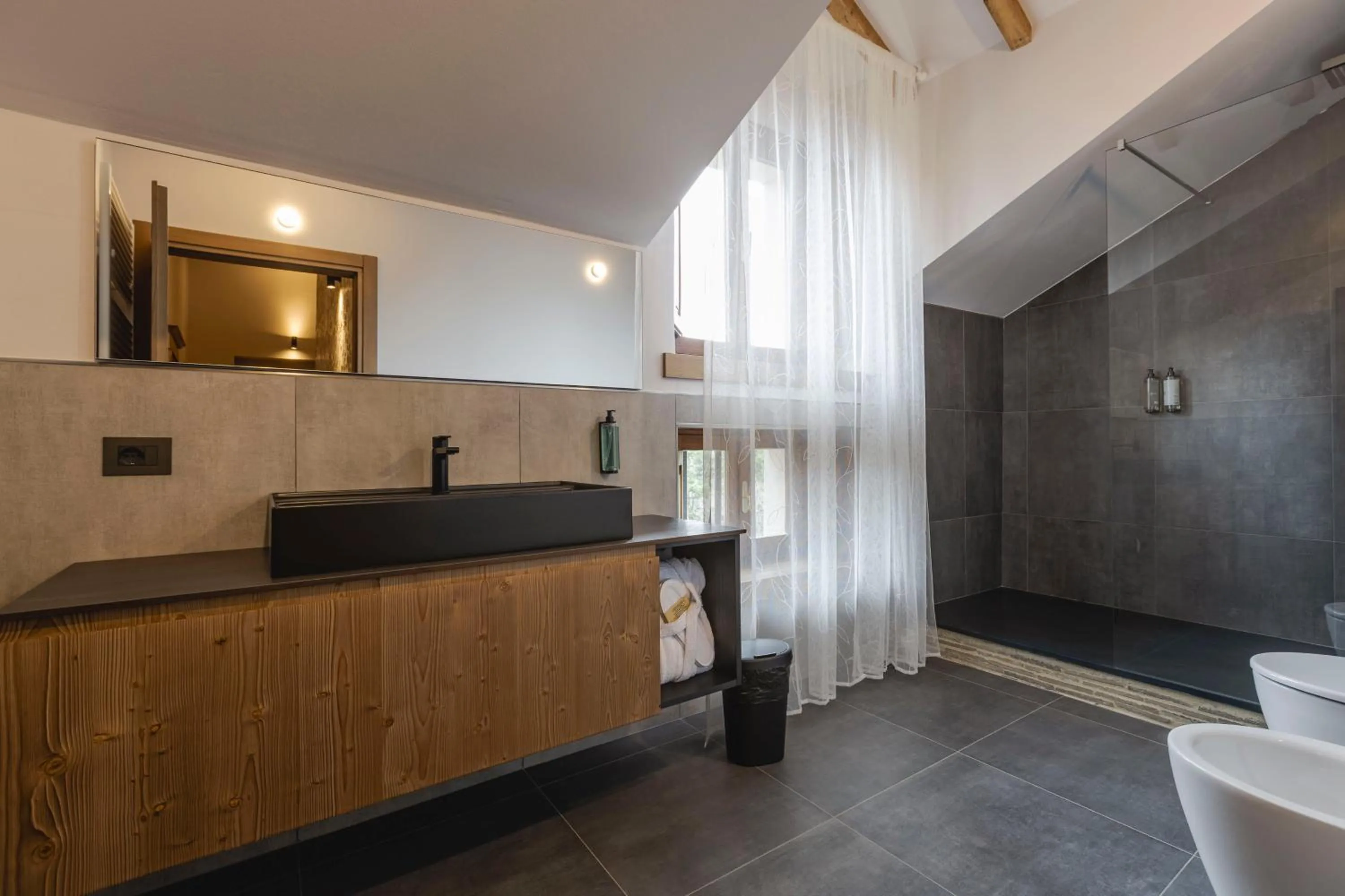 Shower in Granduca Mountain Wellness Apartments Campigna