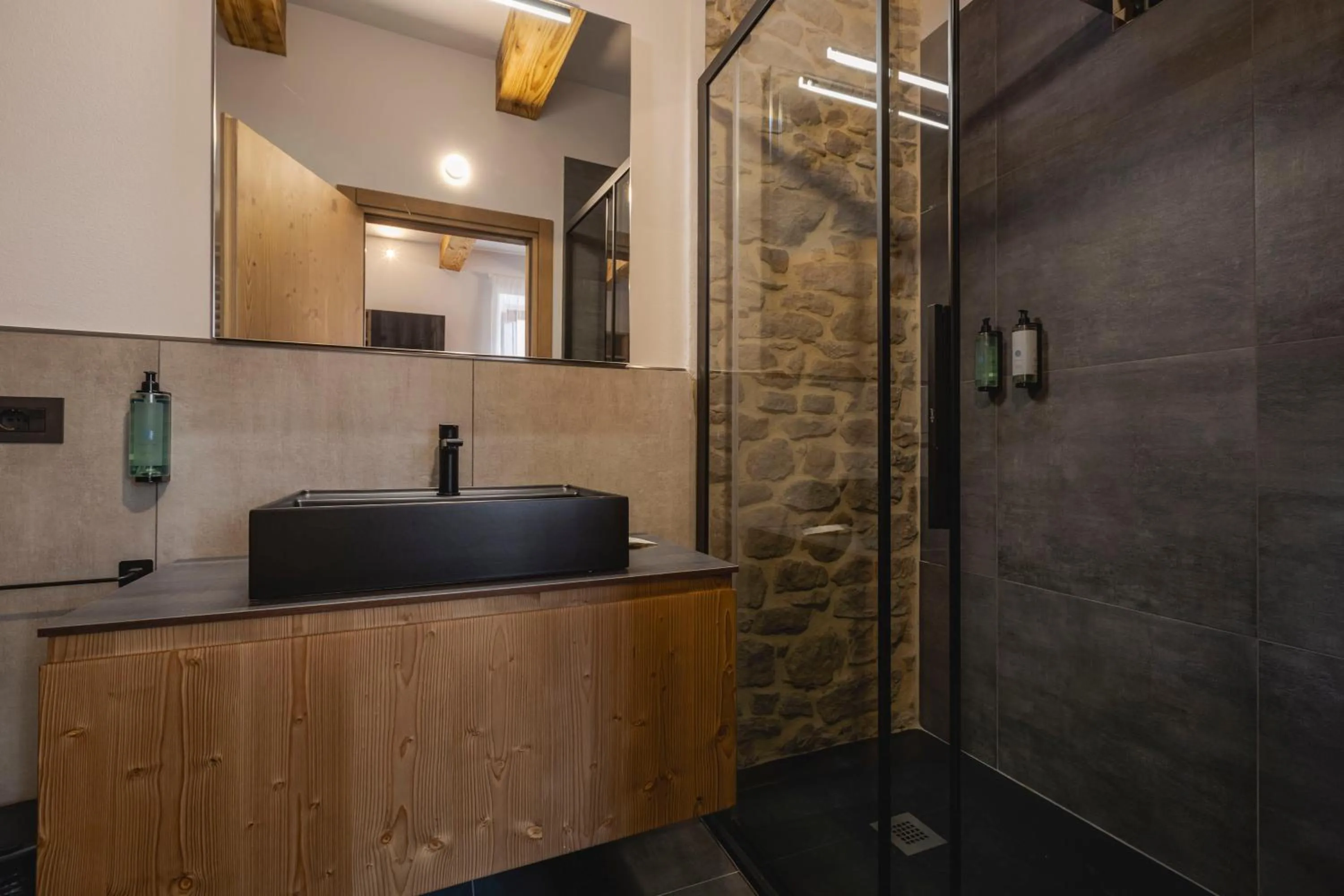 Shower in Granduca Mountain Wellness Apartments Campigna