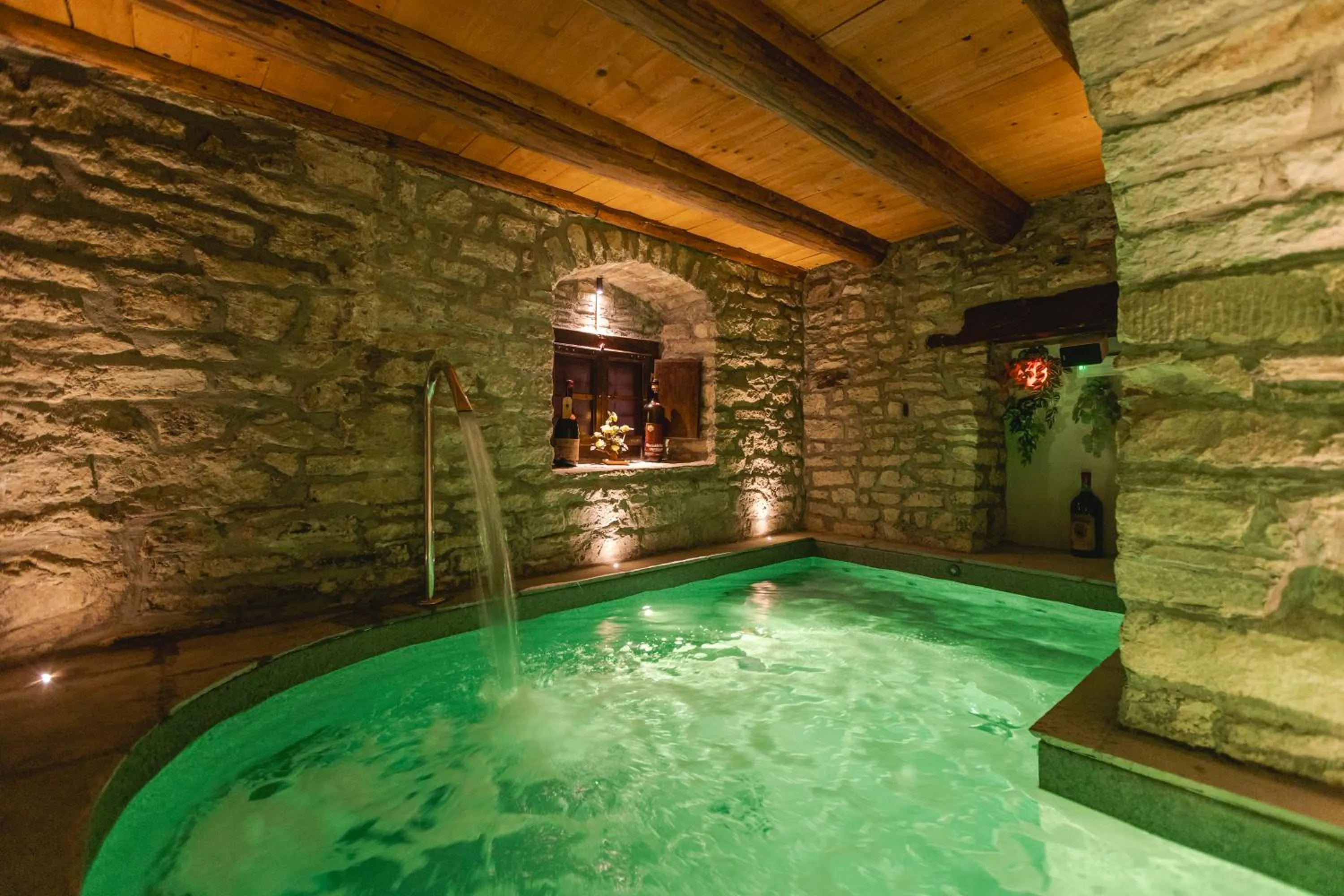Hot Tub in Granduca Mountain Wellness Apartments Campigna