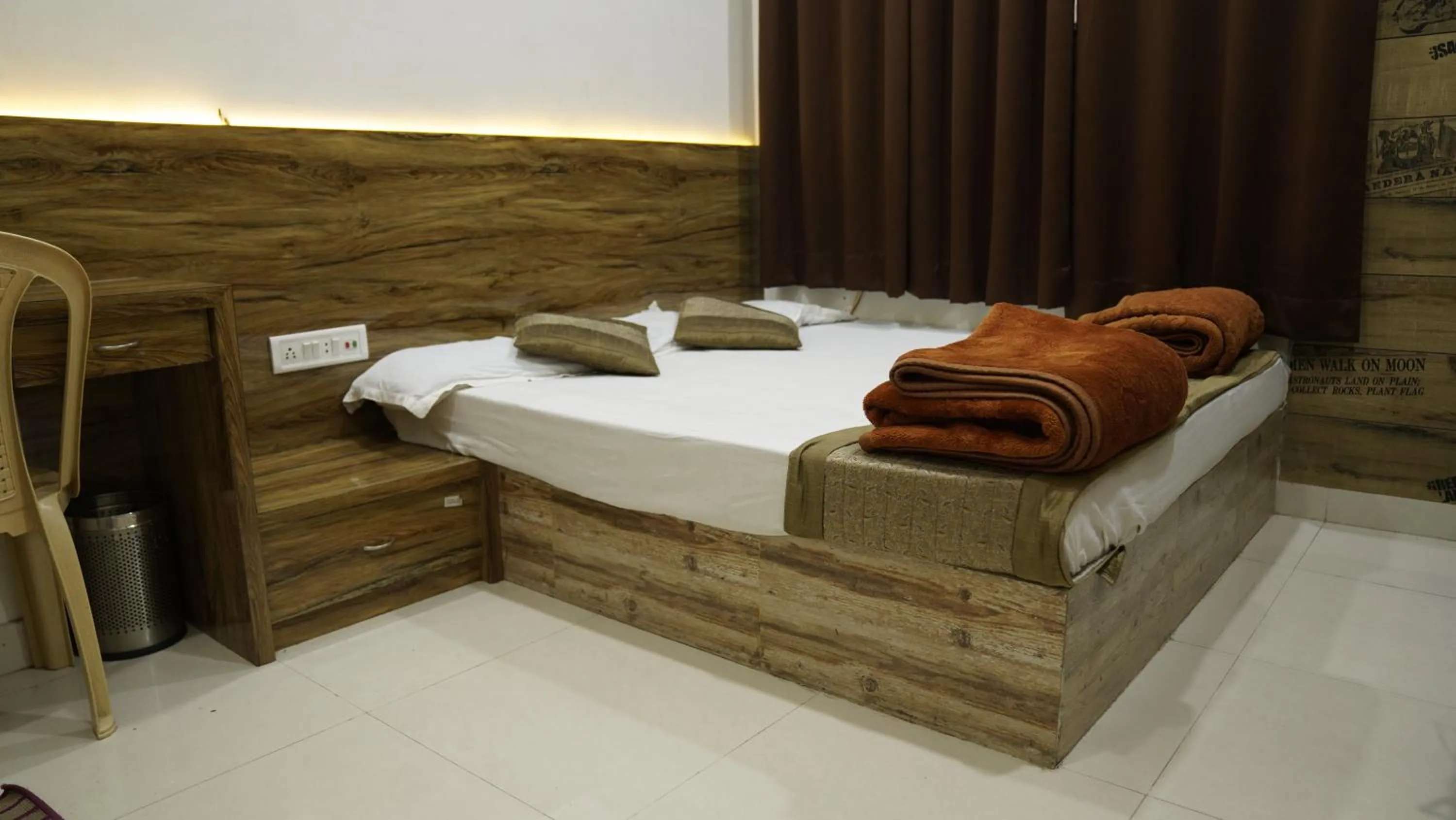 Bed in Hotel Khajanchi