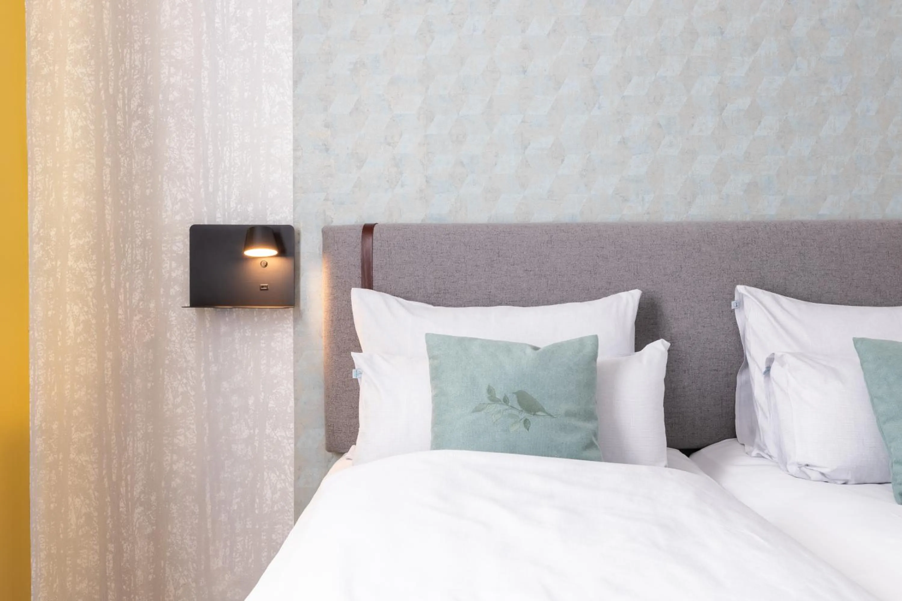 Photo of the whole room, Bed in Yggotel Mejse