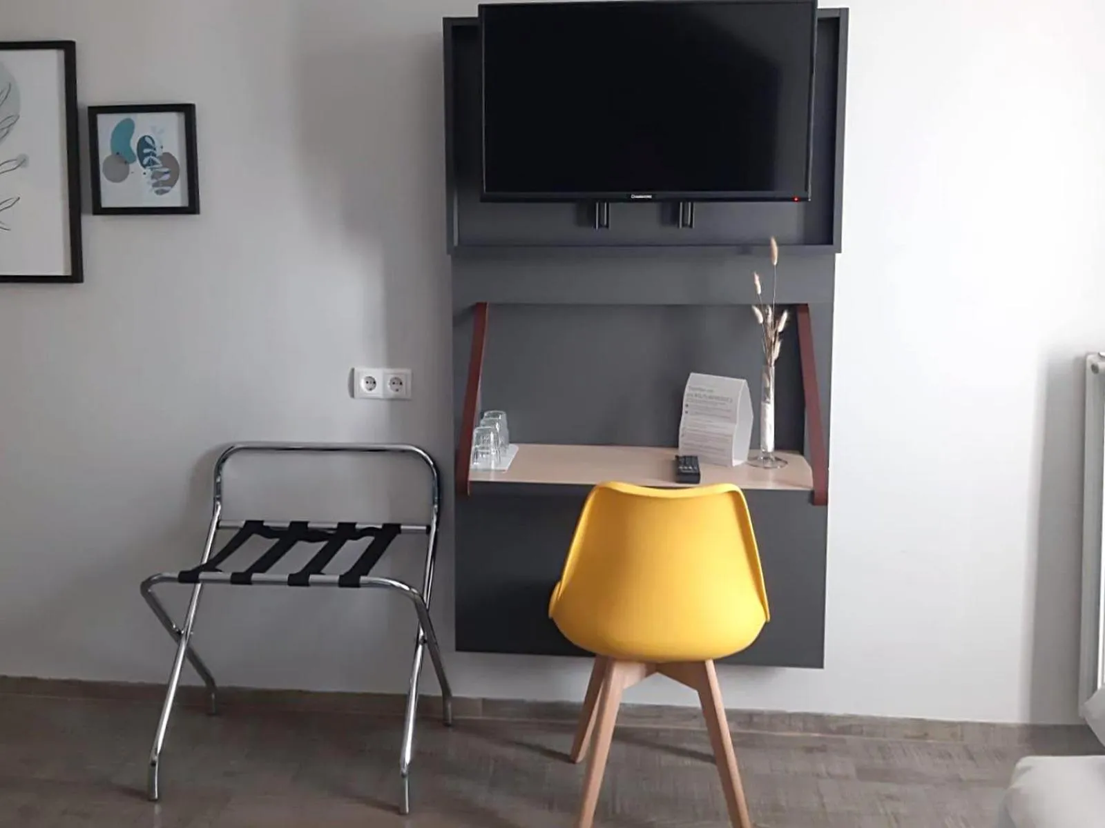 Photo of the whole room in Garner Hotel Vienna by IHG