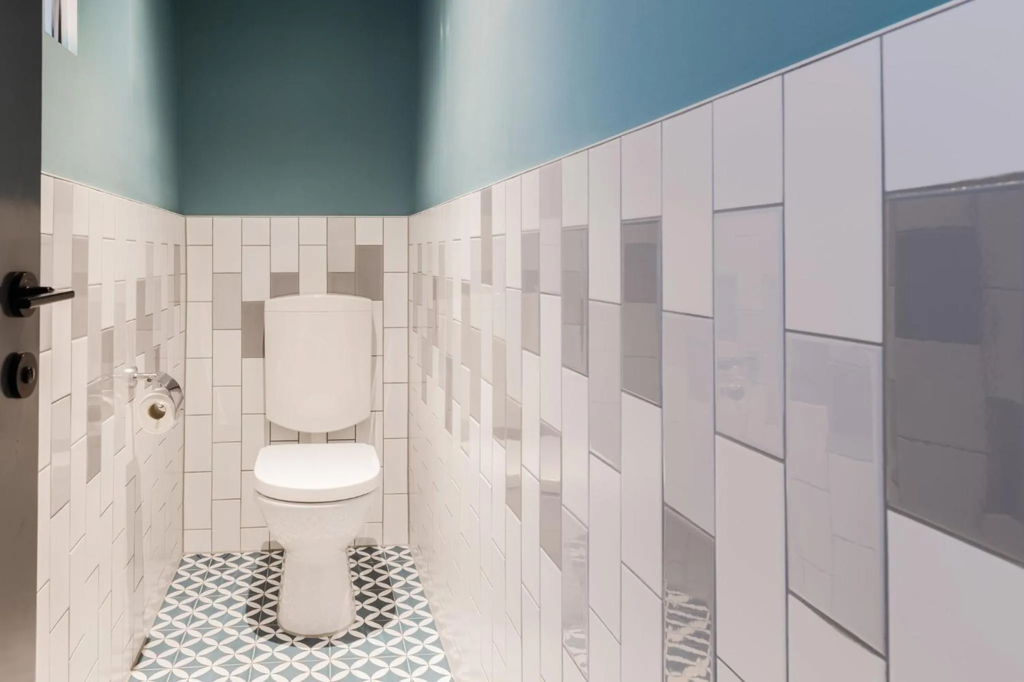 Bathroom in Garner Hotel Vienna by IHG