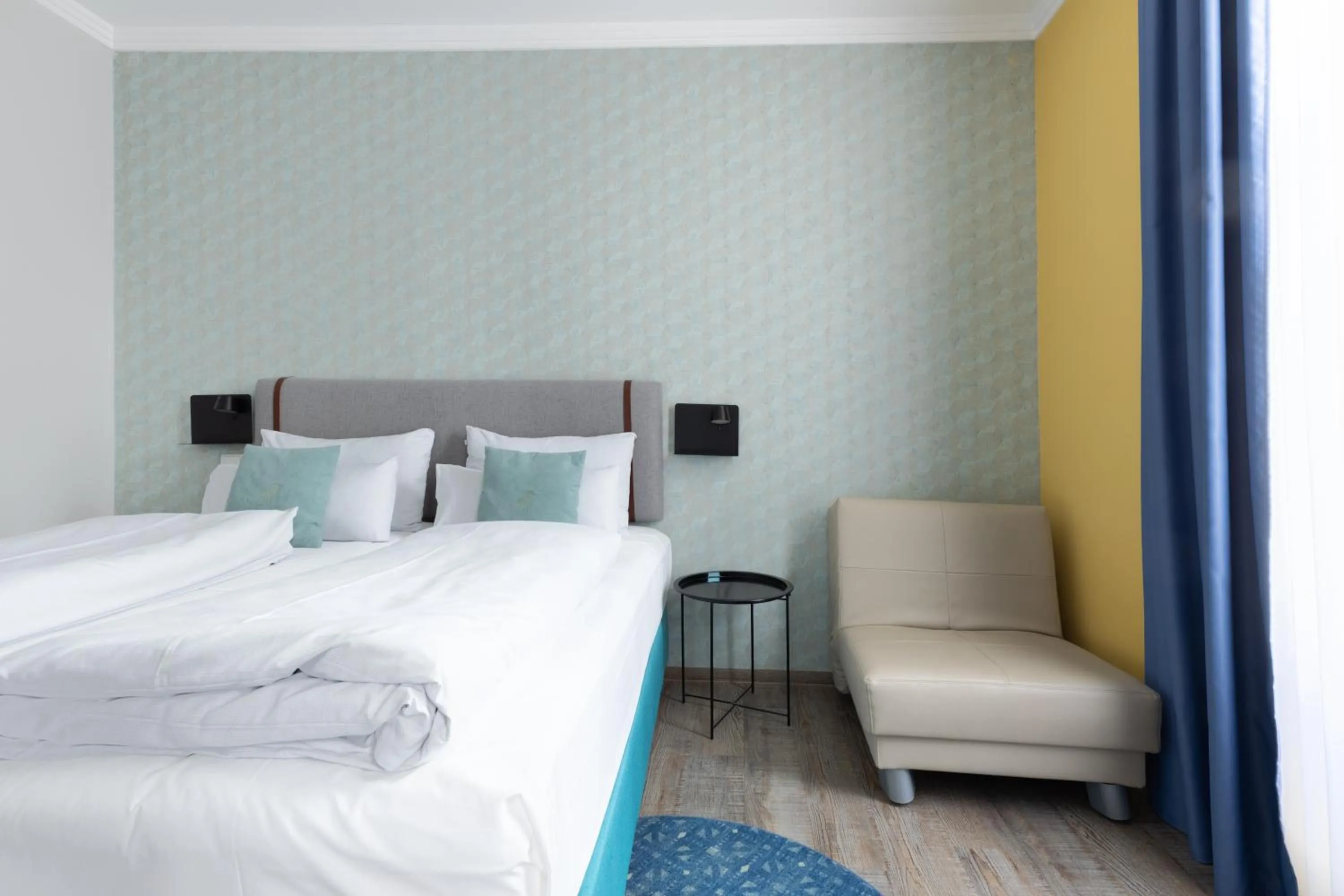 Bed in Garner Hotel Vienna by IHG