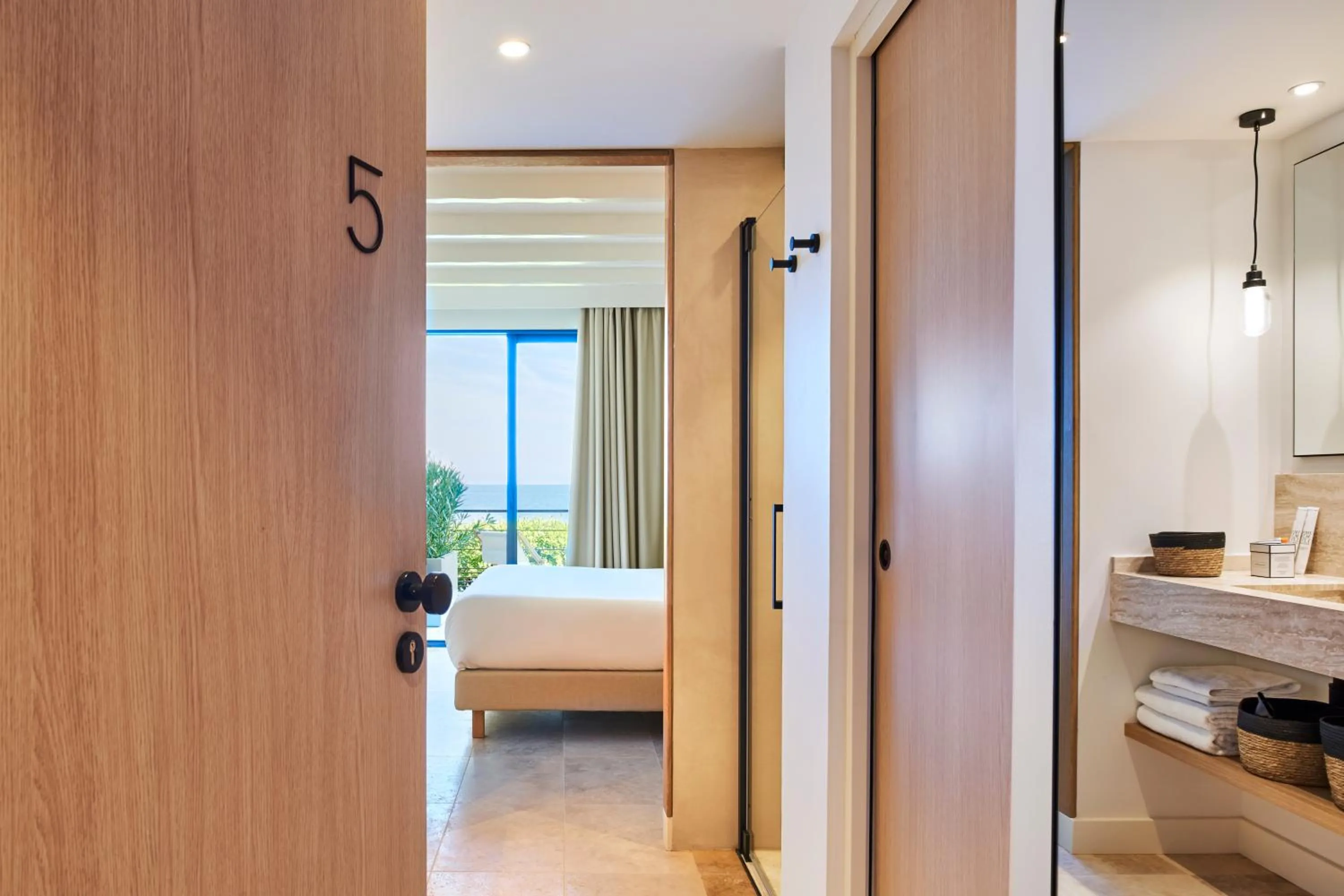 Bed in Les Roches Brunes