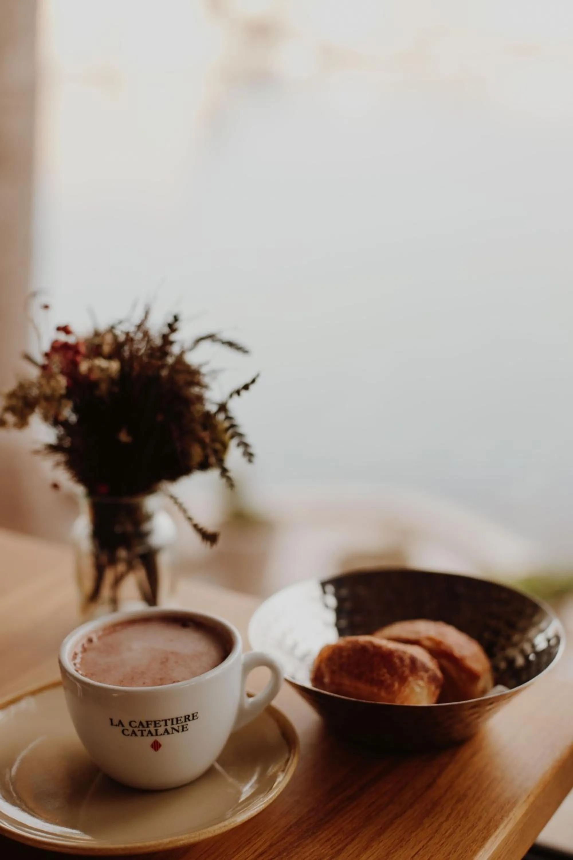 Restaurant/places to eat in Les Roches Brunes