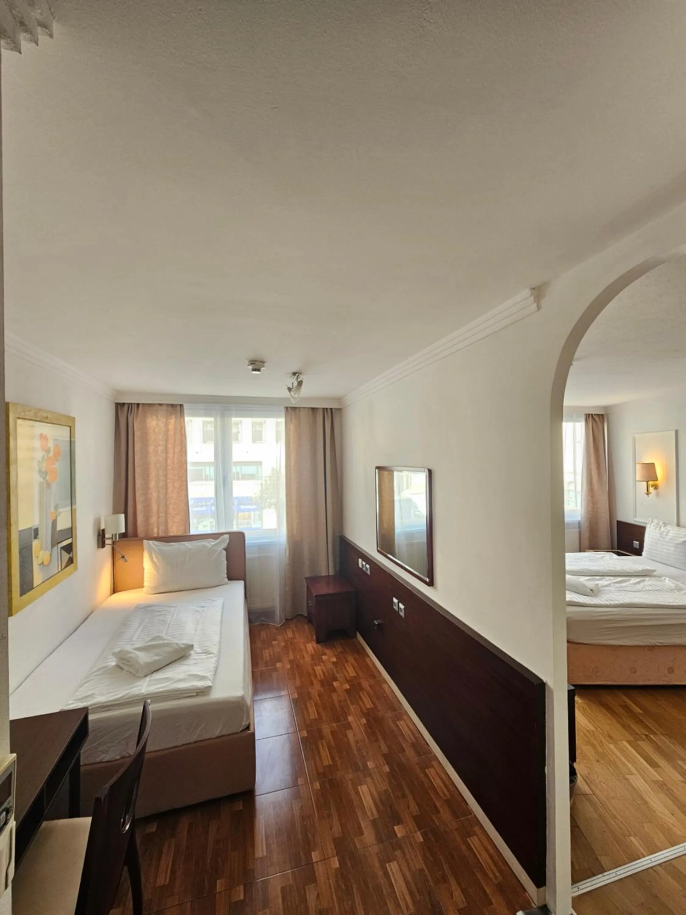 Photo of the whole room, Bed in Hotel Attaché l contactless check-in