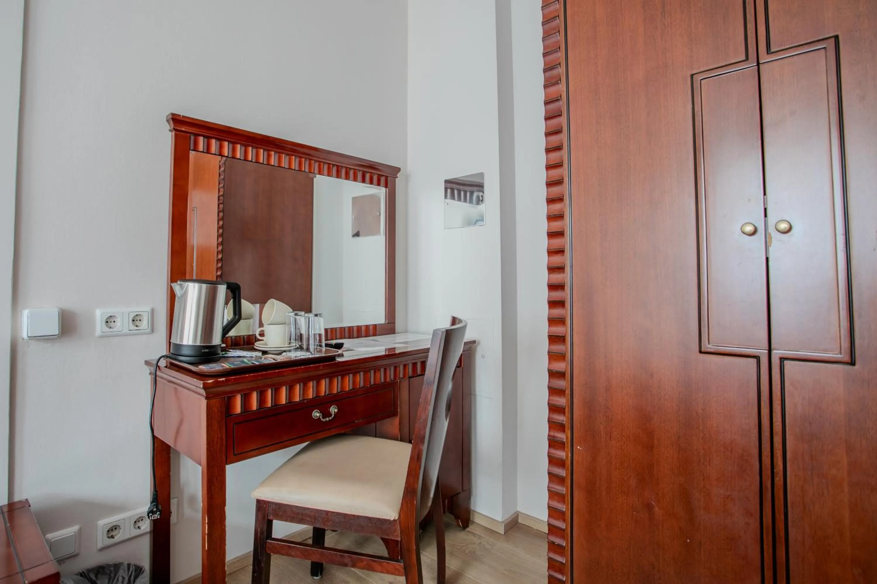 TV and multimedia in Hotel Attaché l contactless check-in