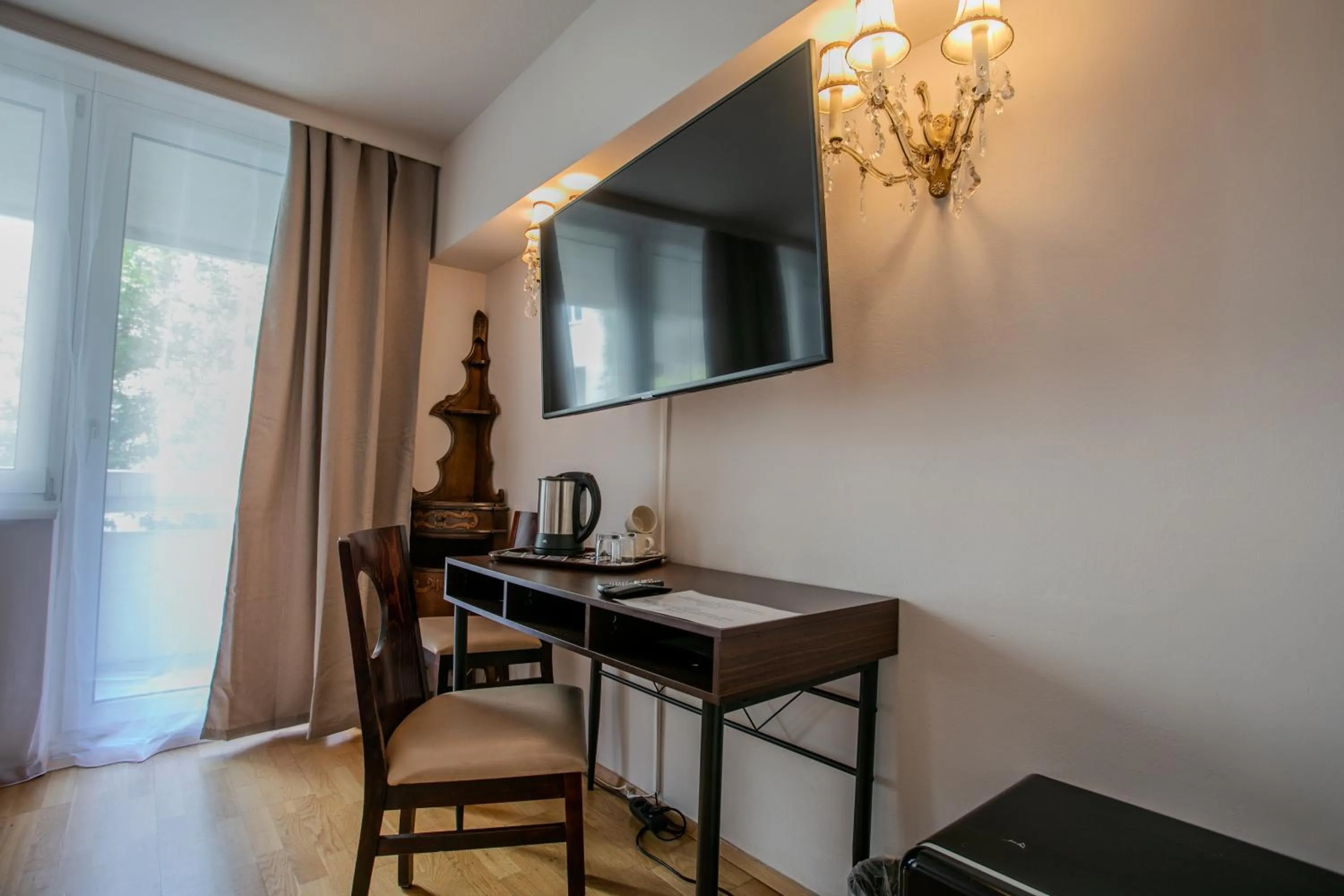 TV and multimedia in Hotel Attaché l contactless check-in