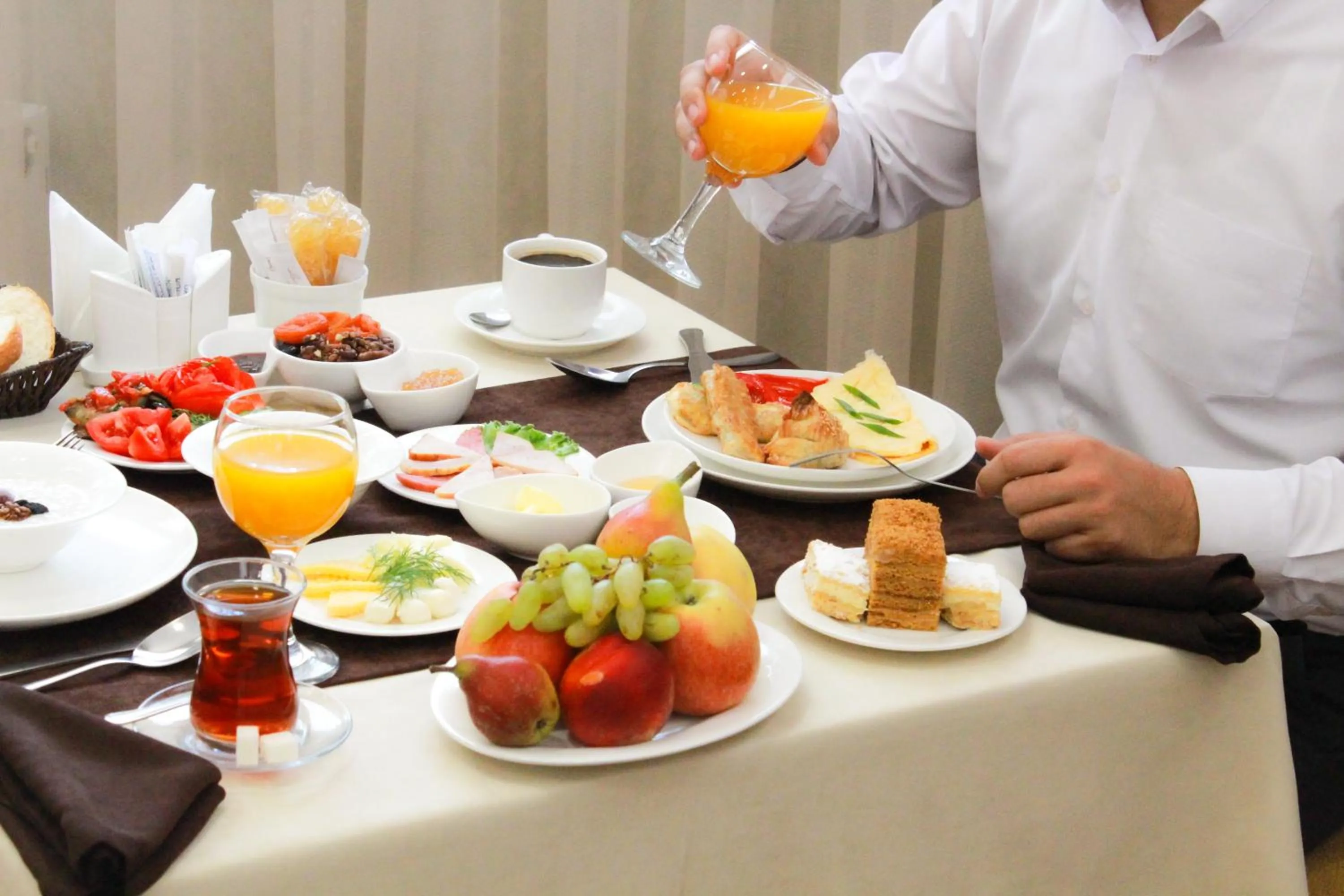 Restaurant/places to eat in Hotel 1946