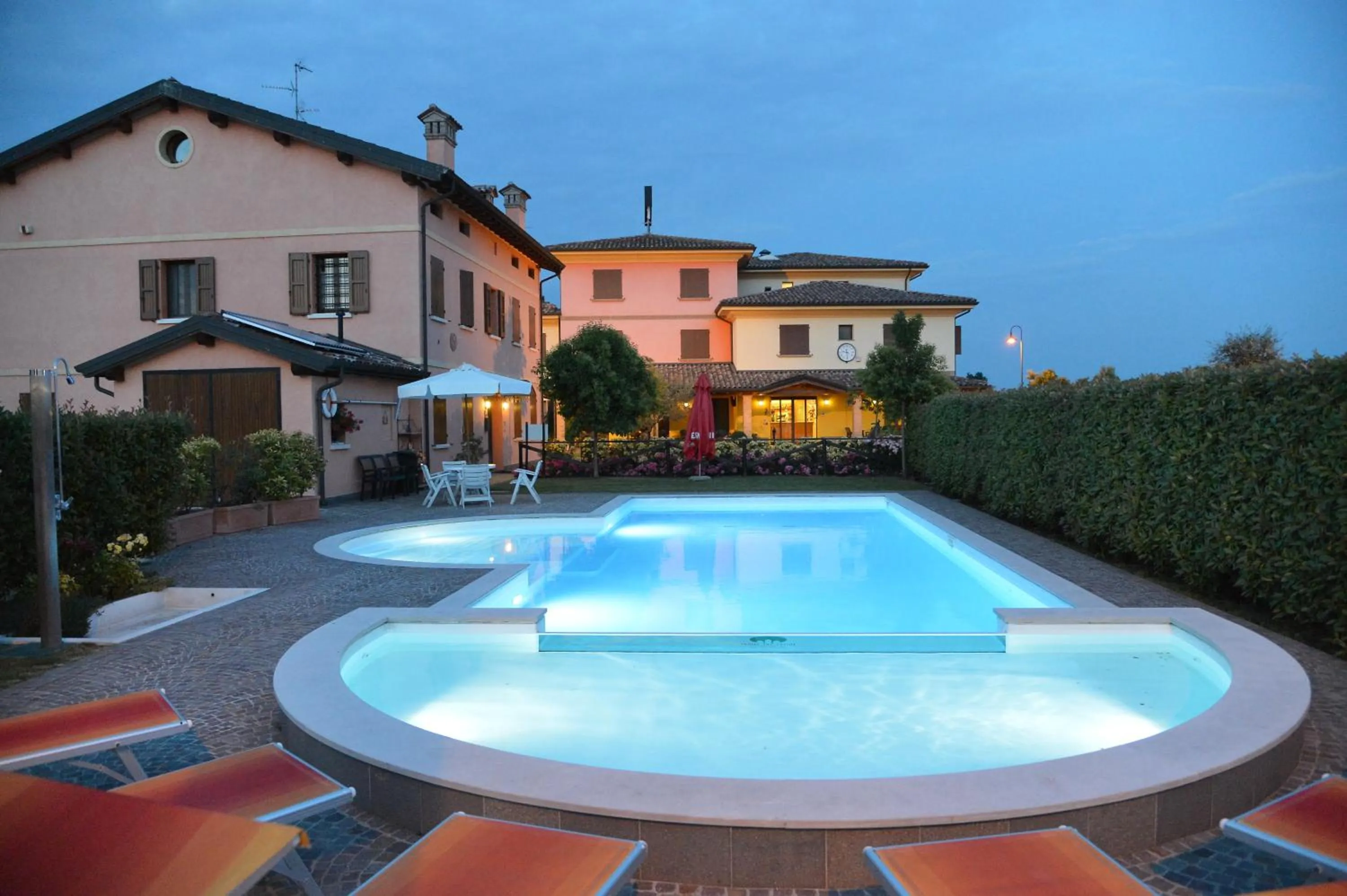Swimming pool in Hotel Tre Torri