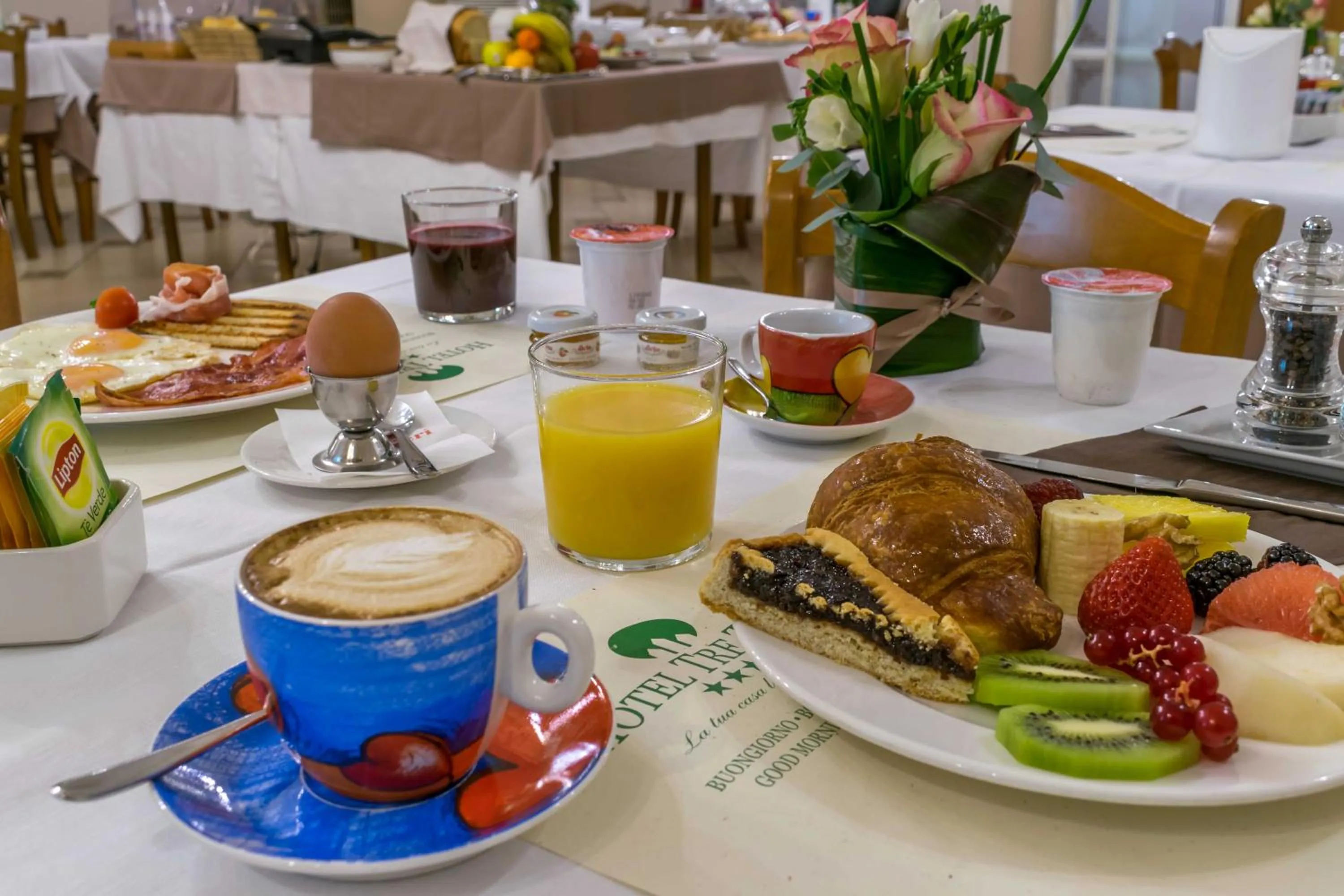 Breakfast in Hotel Tre Torri