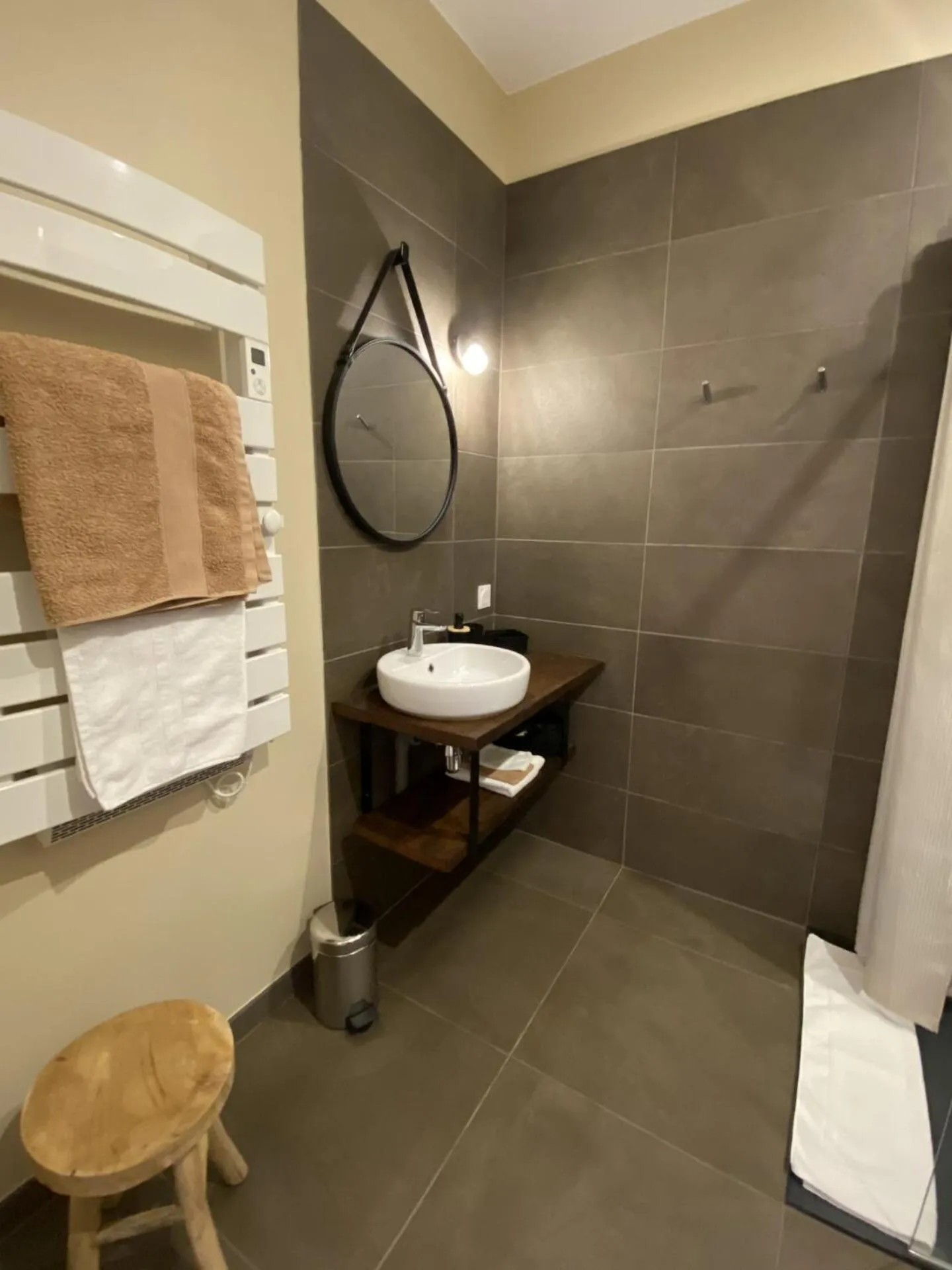 Bathroom in Aux Coteaux d'Aussac