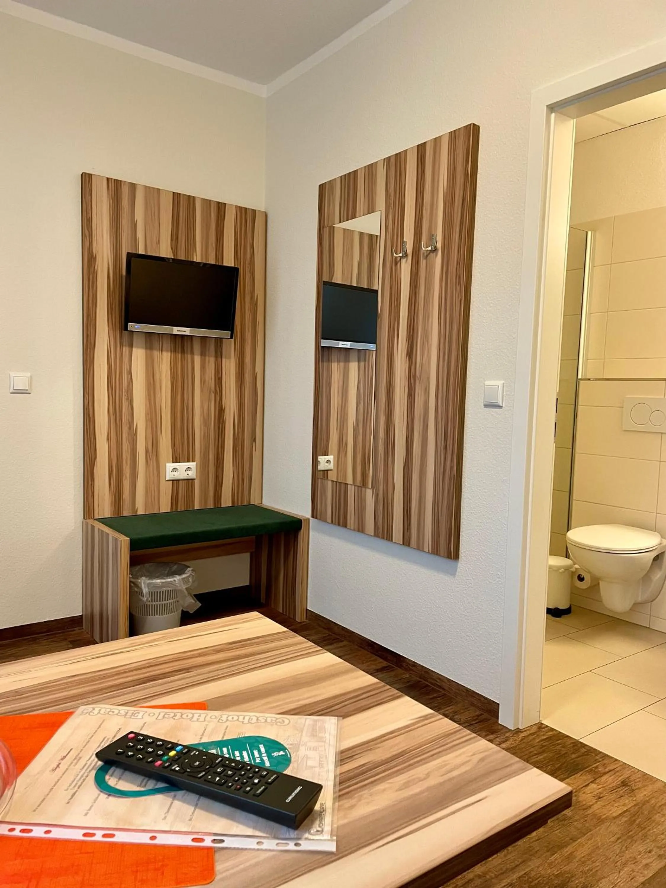 TV and multimedia, Bed in Lindenhaus Scharfe Kurve