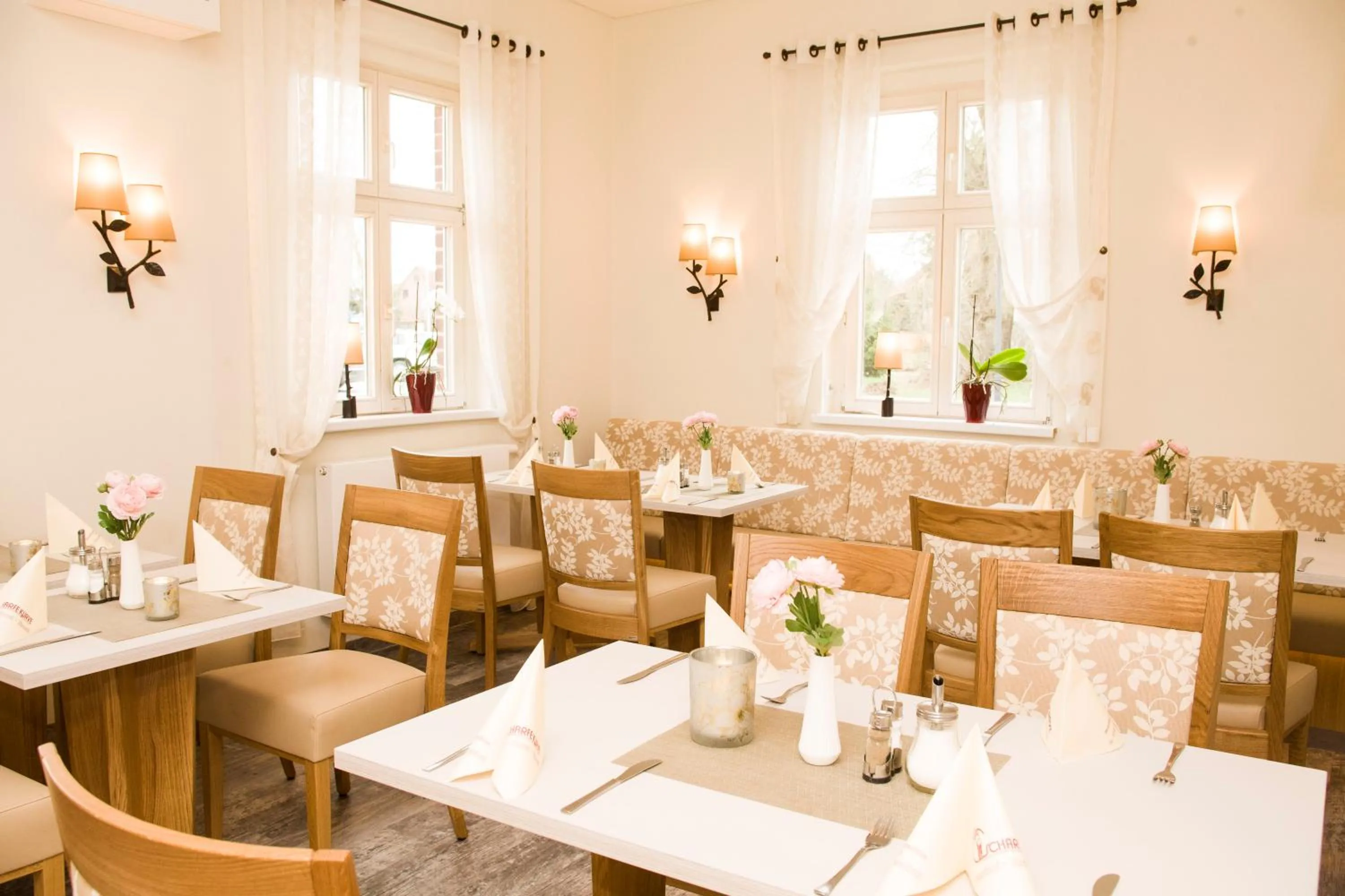 Restaurant/places to eat in Lindenhaus Scharfe Kurve
