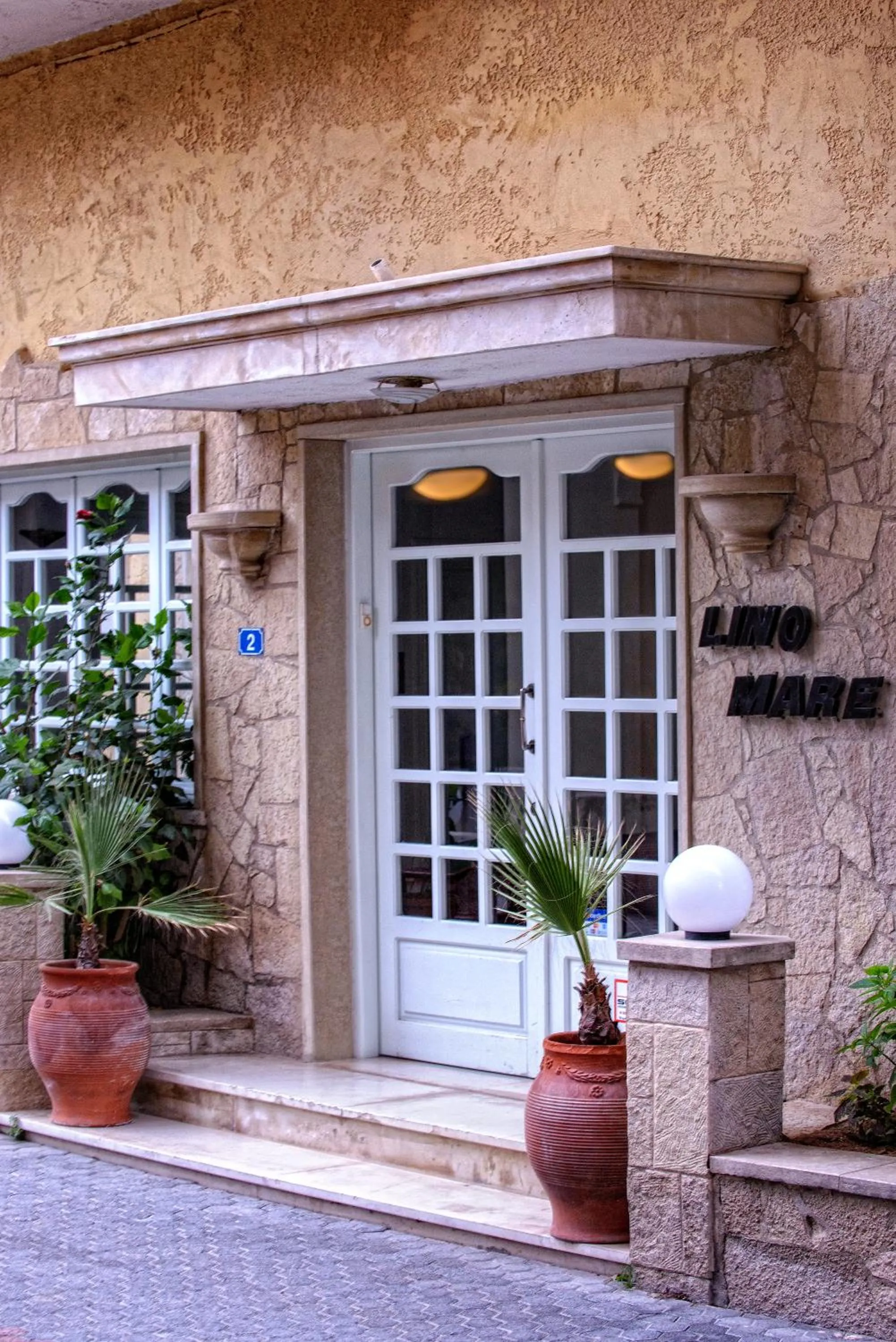 Facade/entrance in Lino Mare Boutique Hotel