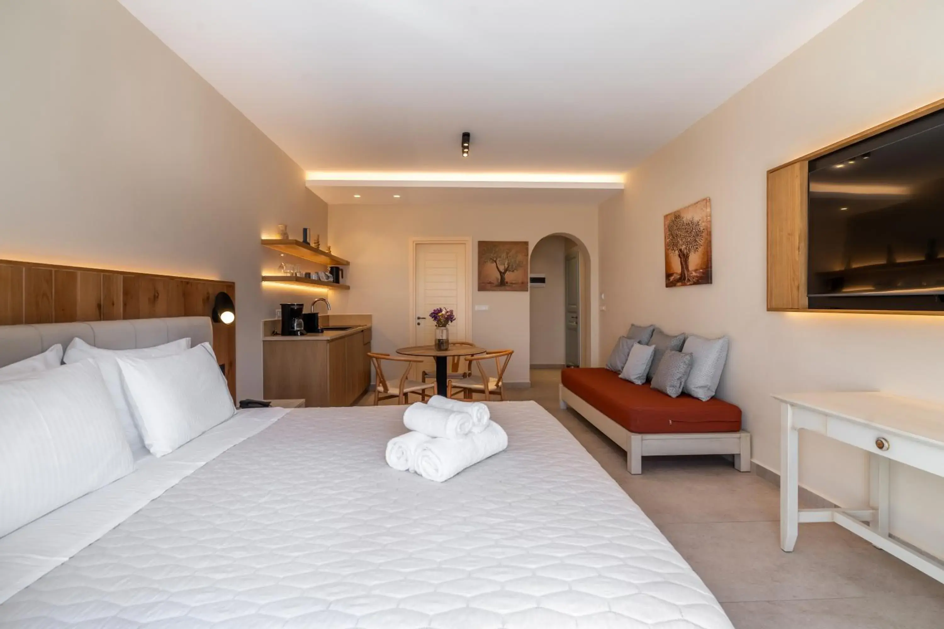 Luxury Triple Room in Aeolos Hotel Luxury Triple Room in Aeolos Hotel