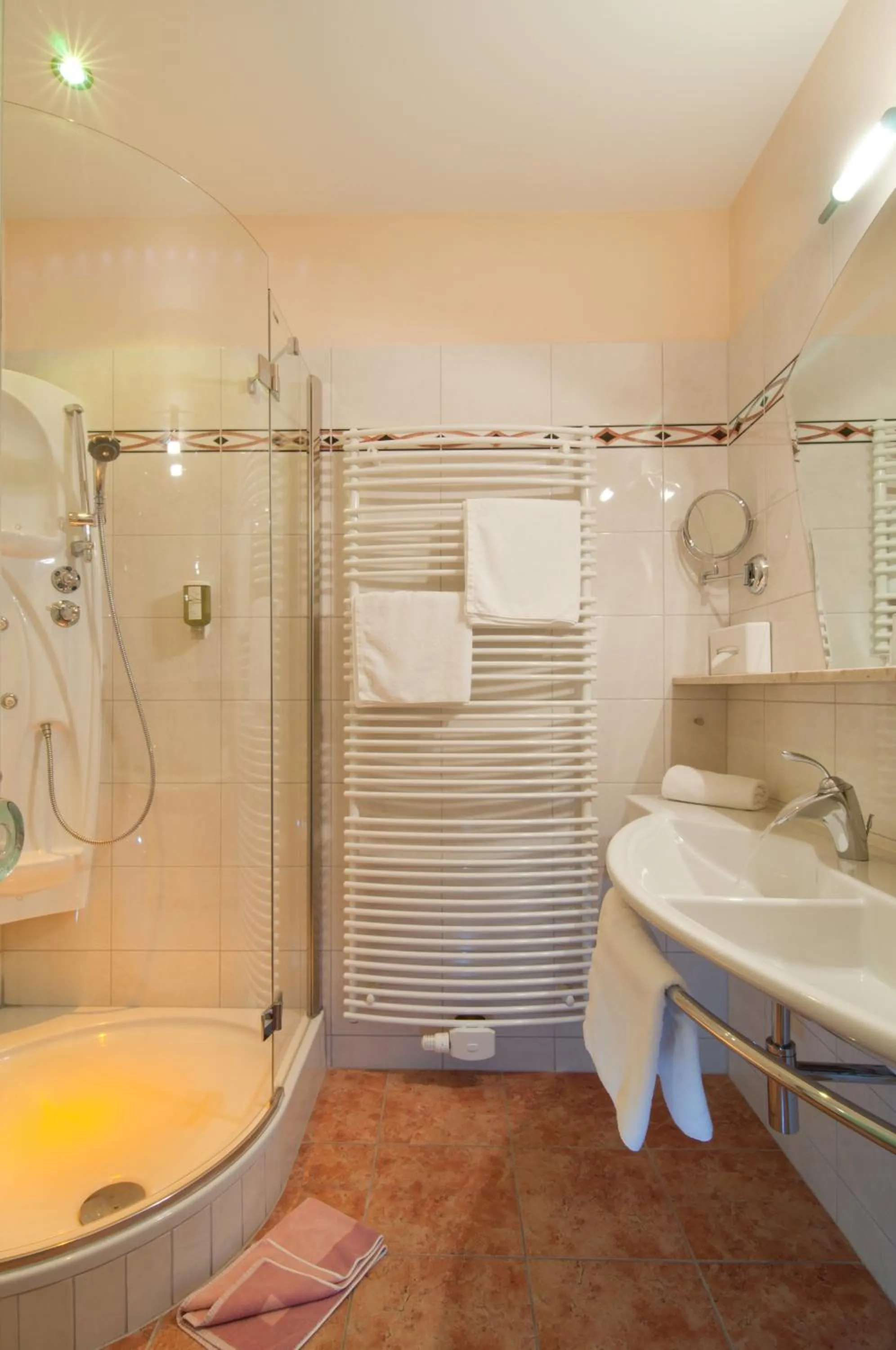 Bathroom in Family & Sporthotel Kärntnerhof