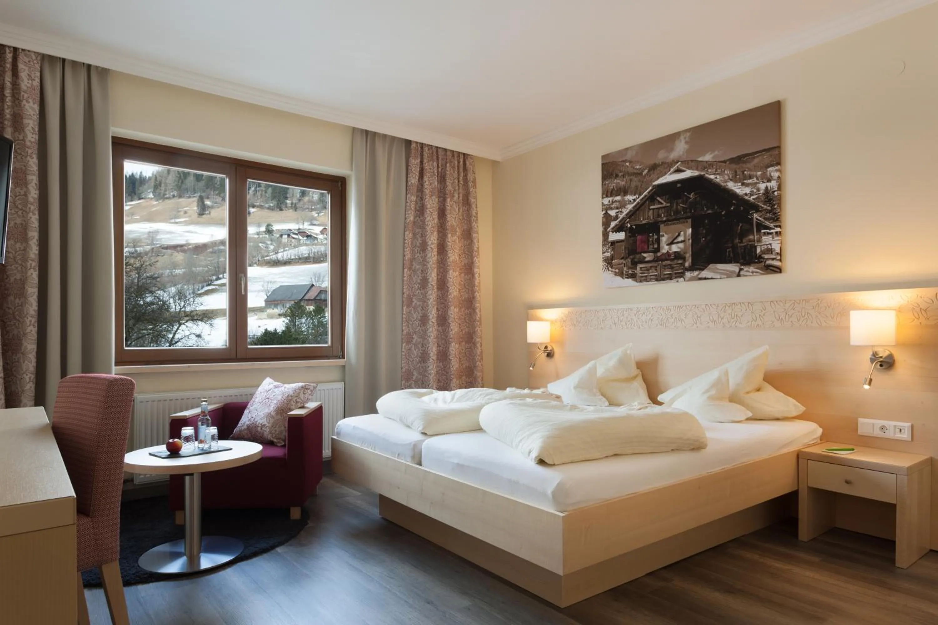 Photo of the whole room, Bed in Family & Sporthotel Kärntnerhof