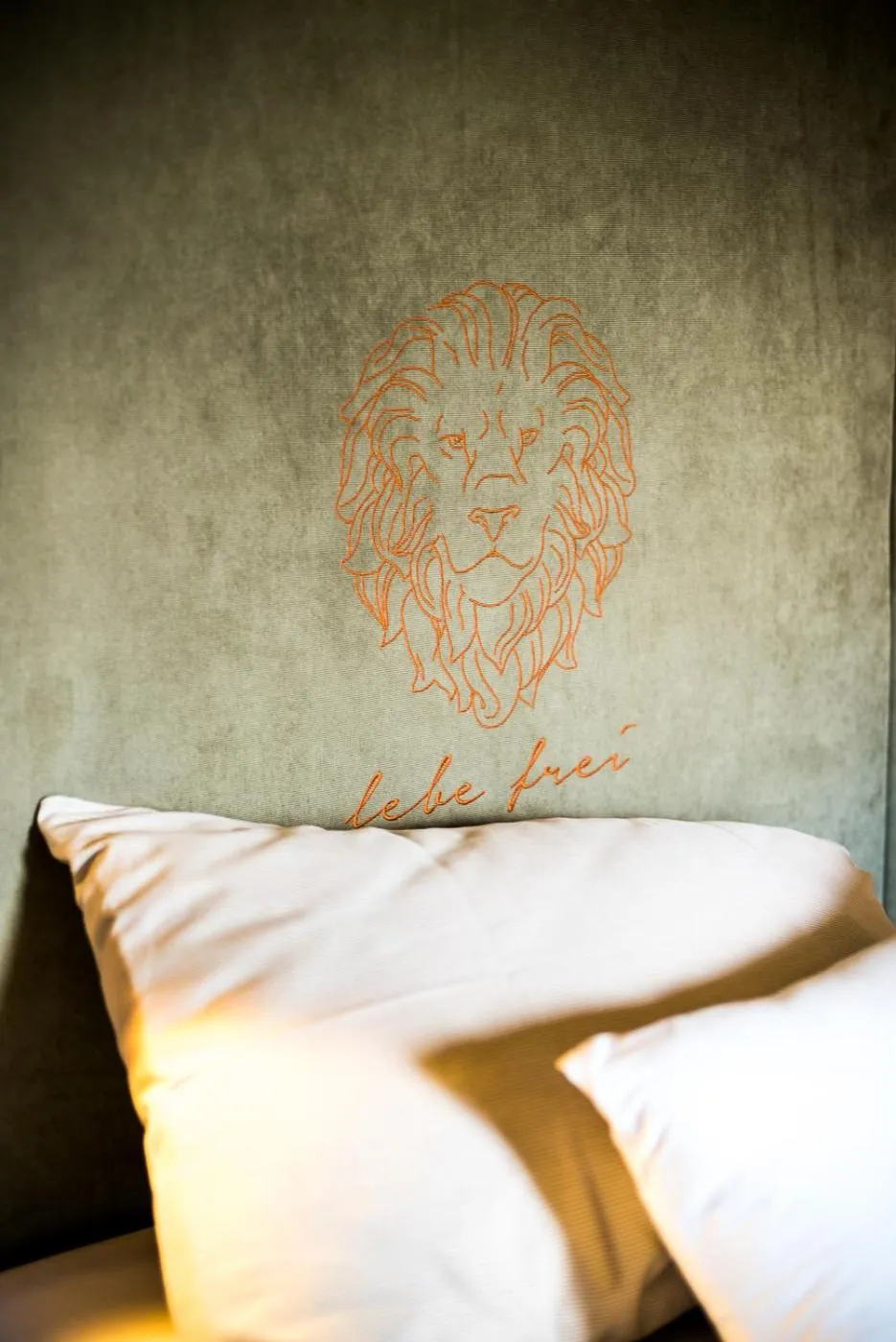 Bed in Hotel Der Löwe LEBE FREI