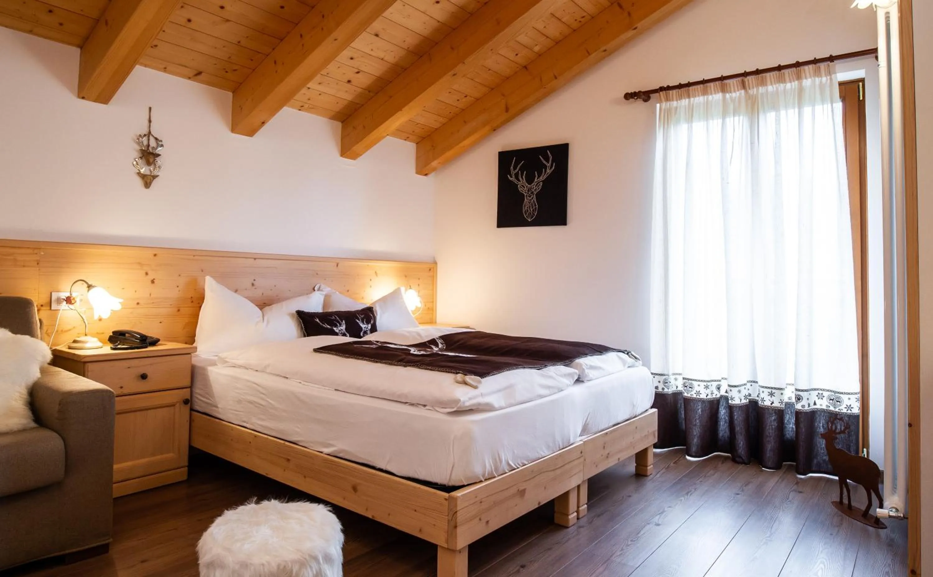 Photo of the whole room, Bed in Hotel Chalet Giasenei